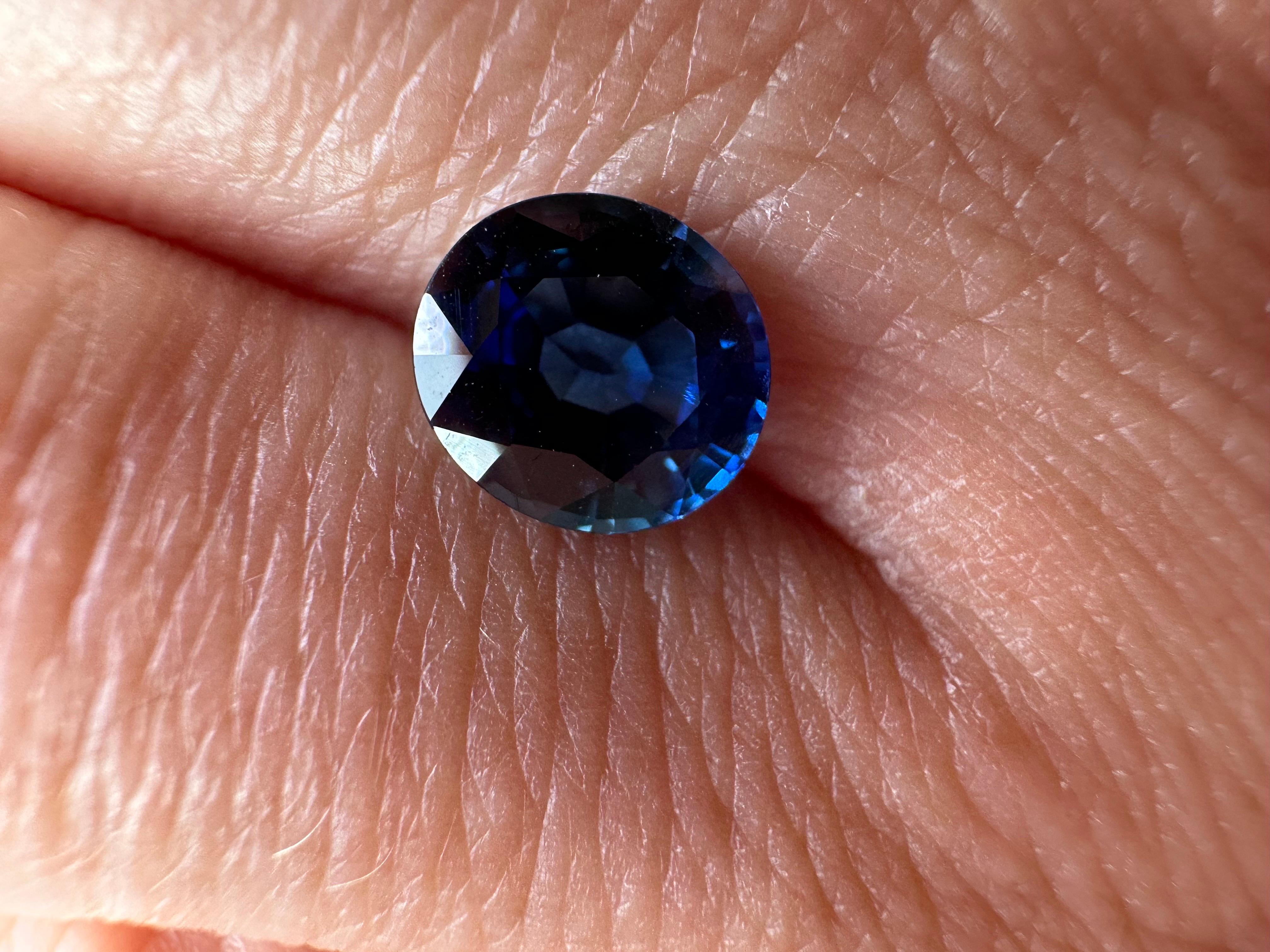 Women's or Men's 1.90ct Ceylon sapphire round 7.7mm NATURAL beautiful For Sale