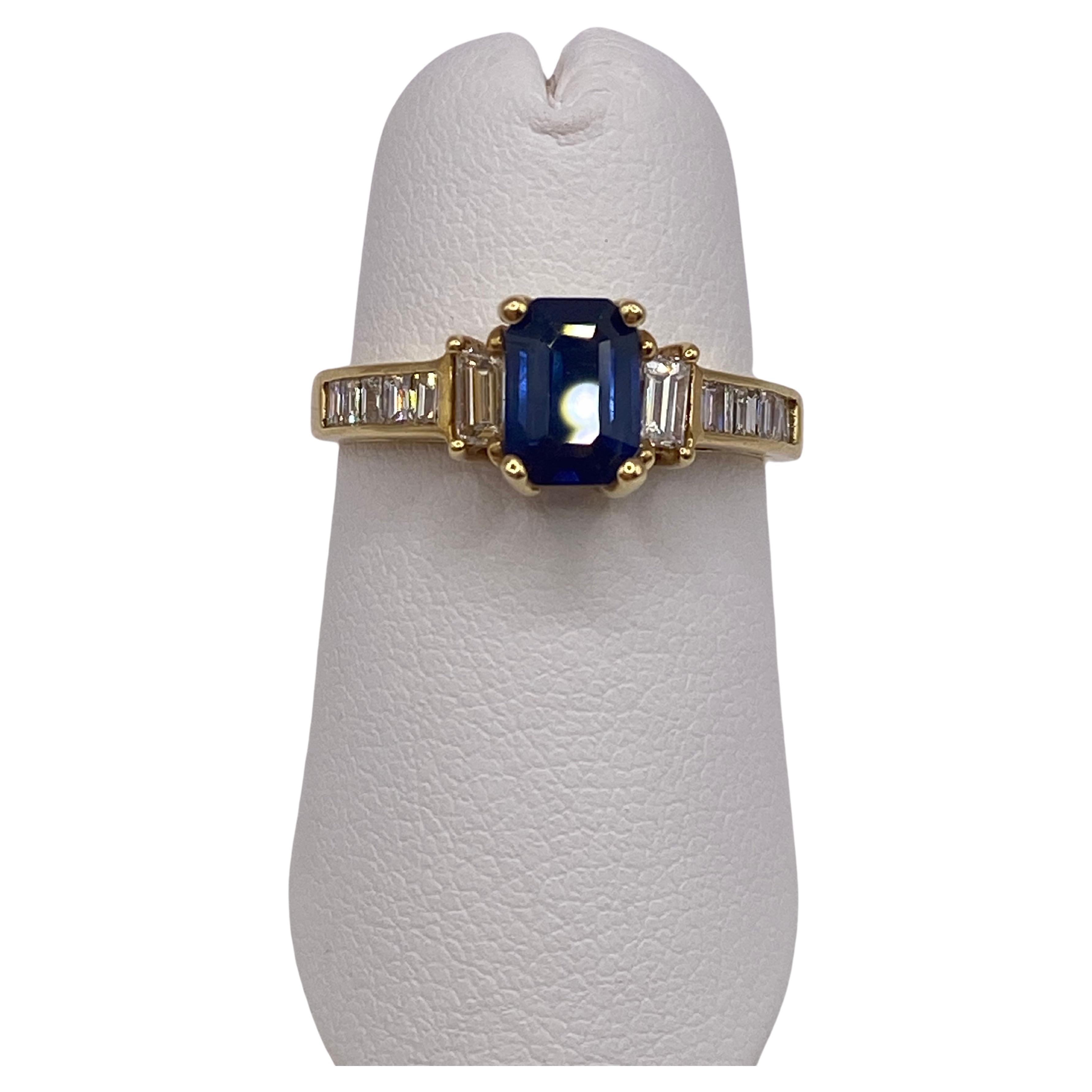 1,90 Karat Smaragdschliff Saphir & Diamant RIng aus 18KY Gelbgold im Angebot