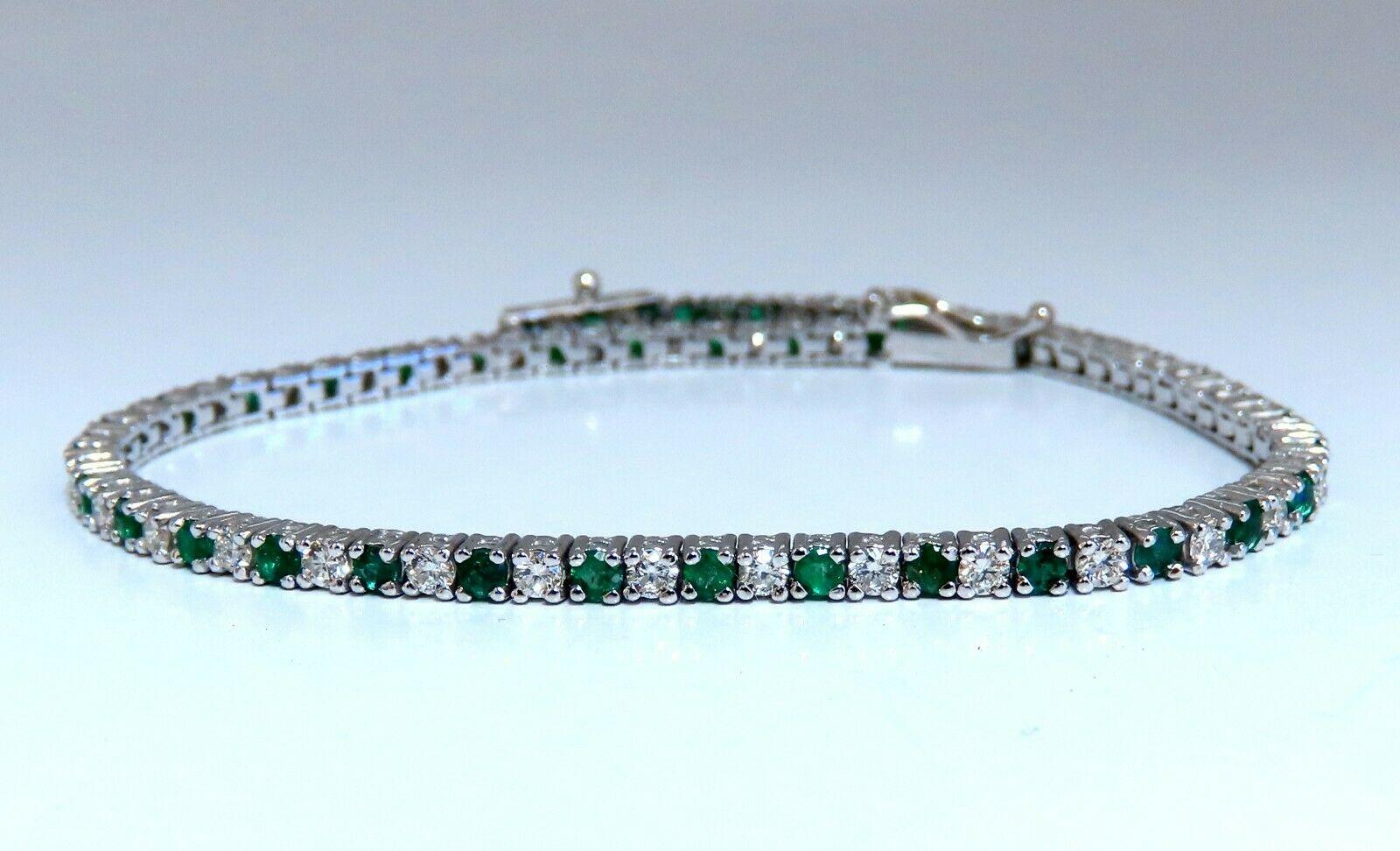 1.90 Carat Natural Emerald Diamond Alternated Tennis Bracelet 14 Karat Gold In New Condition For Sale In New York, NY
