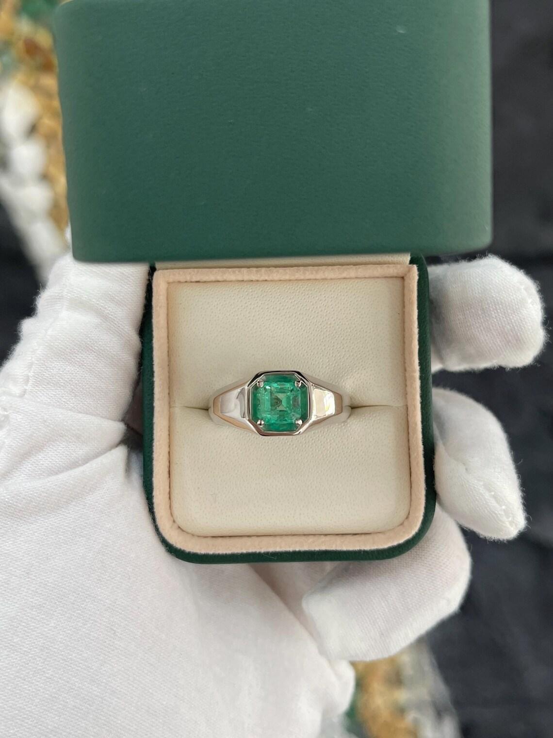 1,90 Karat Platin kolumbianischer Asscher Smaragd Solitär-Ring mit Smaragd Solitär für Männer oder Unisex (Art déco) im Angebot