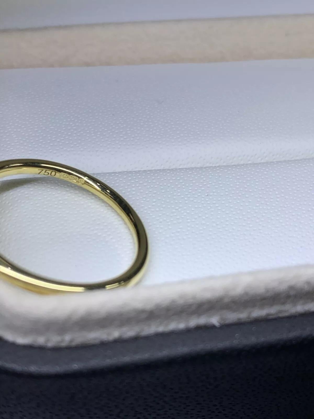 Women's or Men's 1.90ct Royal blue sapphire AA+ Ceylon engagement ring 18ct yellow gold. For Sale