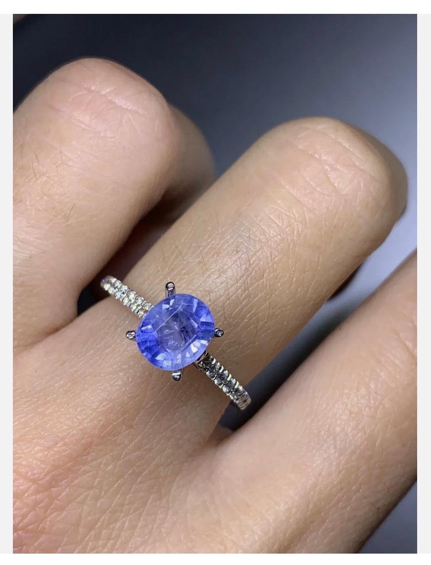 Modern 1.90ct Sapphire Diamond Chunky Solitaire Engagement Ring In 18ct White Gold For Sale