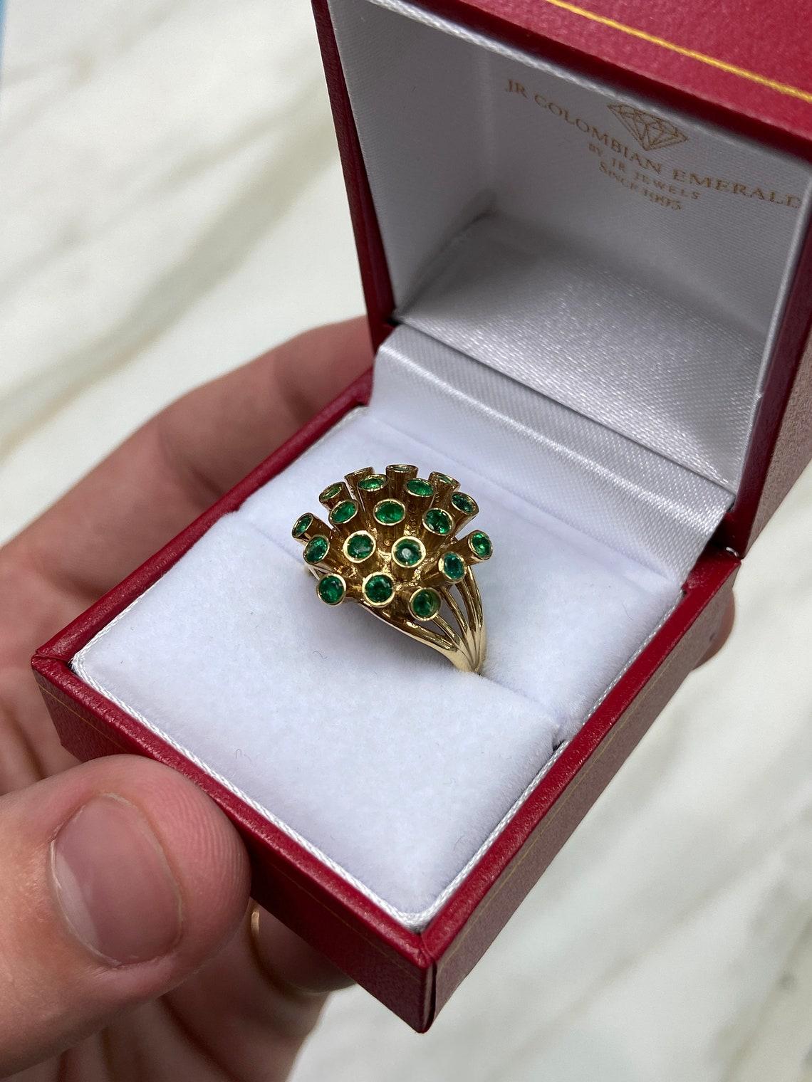 1.90tcw COVID-19 Colombian Emerald Round Cut Emerald Cluster Gold Ring In New Condition For Sale In Jupiter, FL