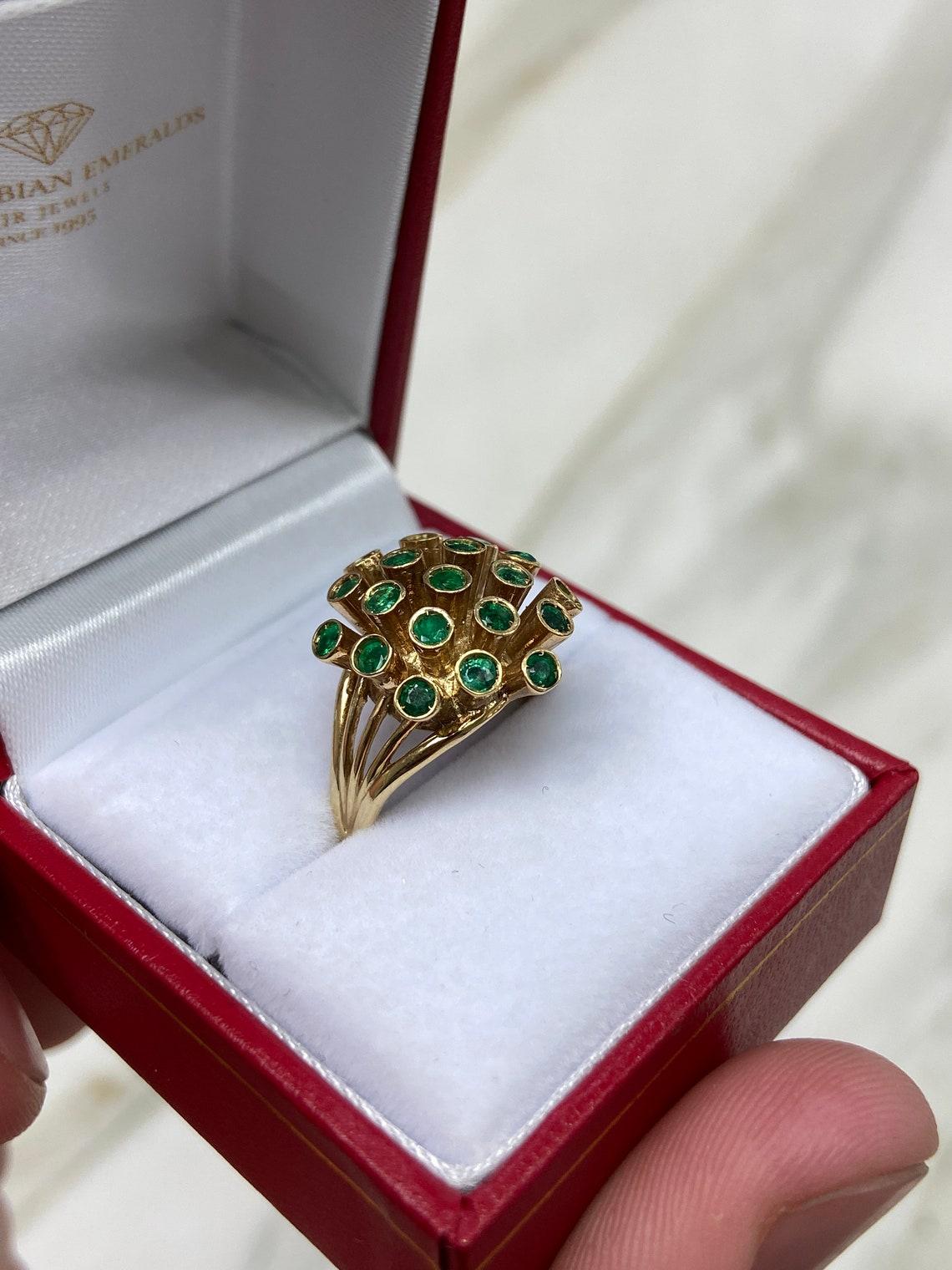 Women's 1.90tcw COVID-19 Colombian Emerald Round Cut Emerald Cluster Gold Ring For Sale