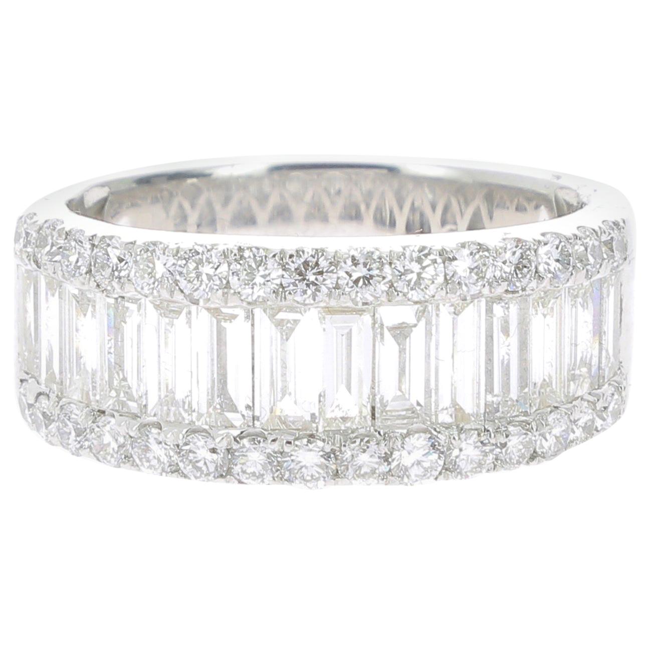 1.91 Carat Baguette and Round Diamonds Bridal Ring 18 Karat Gold GVS Diamond For Sale