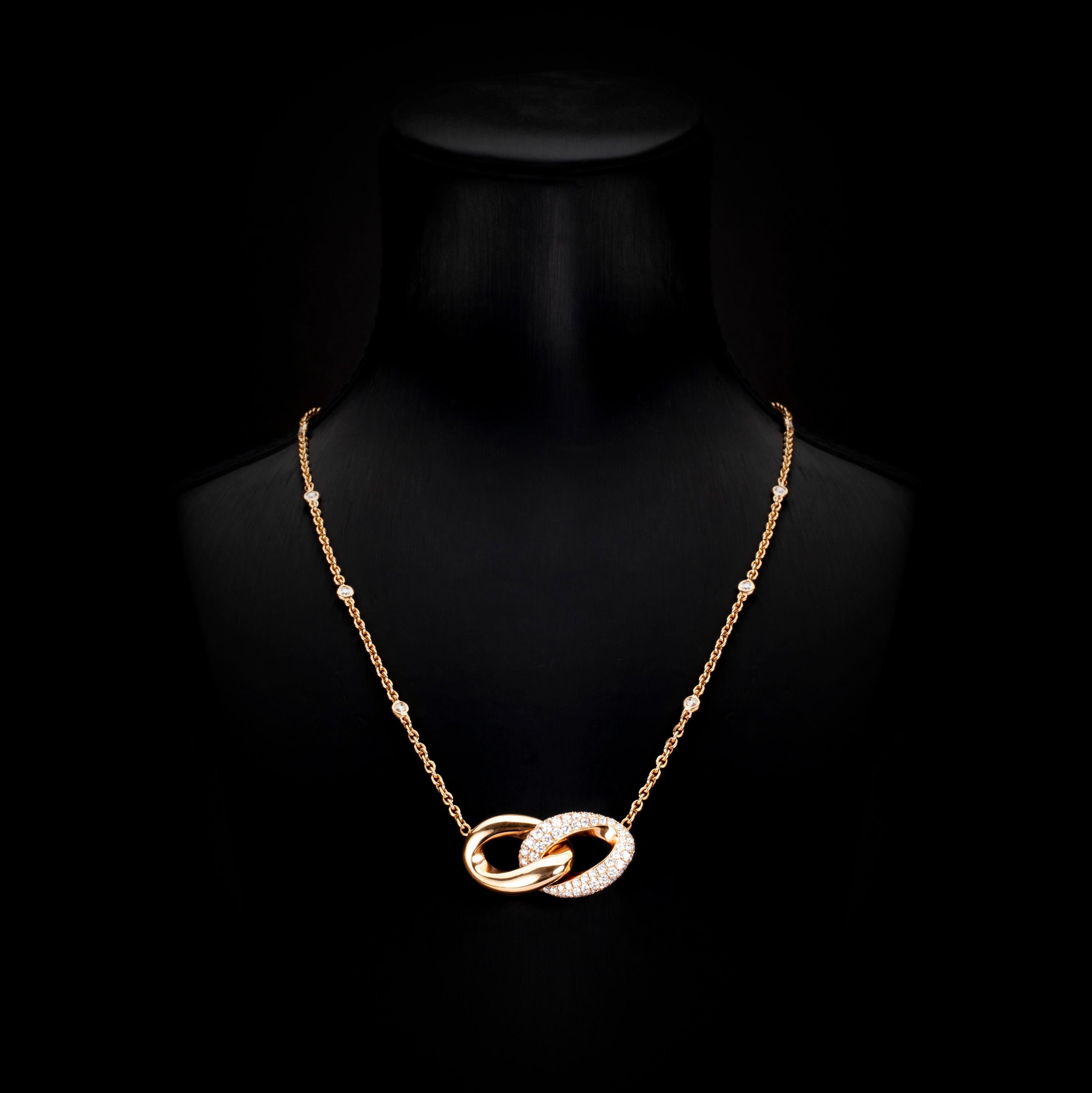Contemporary 1.91 Carat Diamond 18 Karat Rose Gold Interlocking Loop Pendant Necklace For Sale