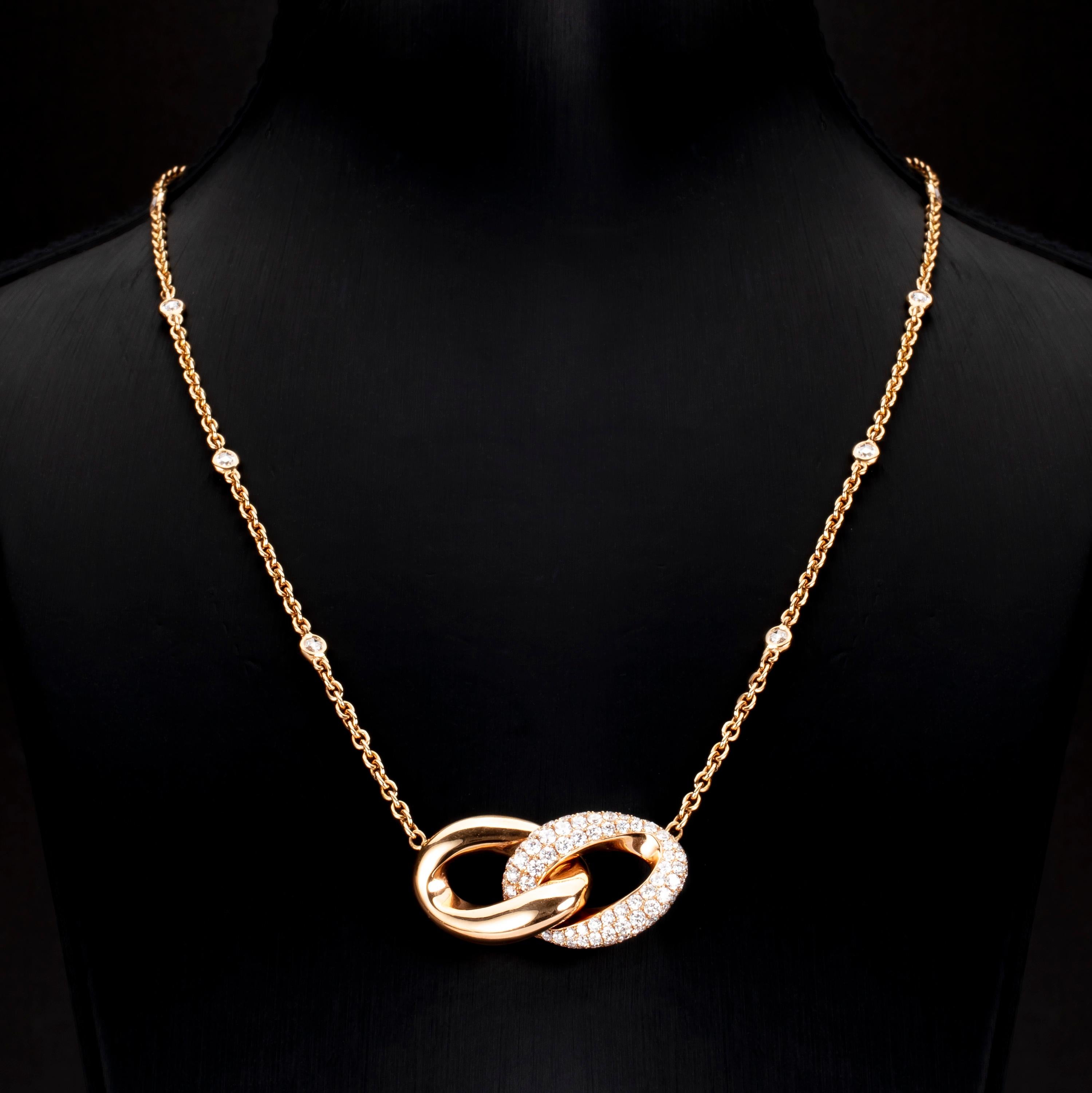 Round Cut 1.91 Carat Diamond 18 Karat Rose Gold Interlocking Loop Pendant Necklace For Sale