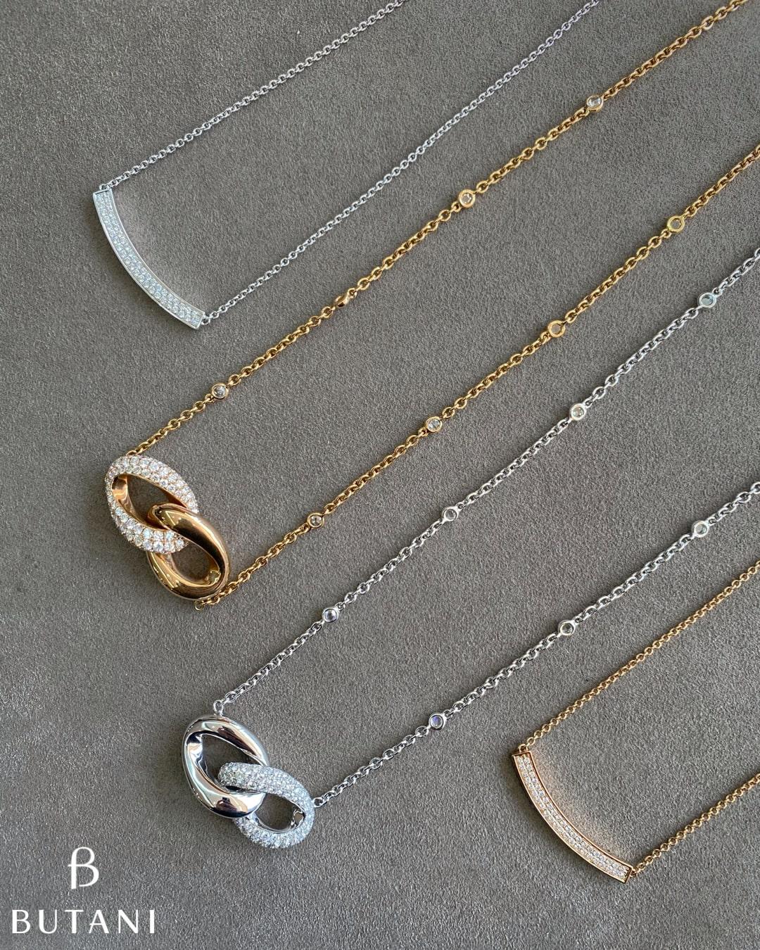 Women's or Men's 1.91 Carat Diamond 18 Karat Rose Gold Interlocking Loop Pendant Necklace For Sale