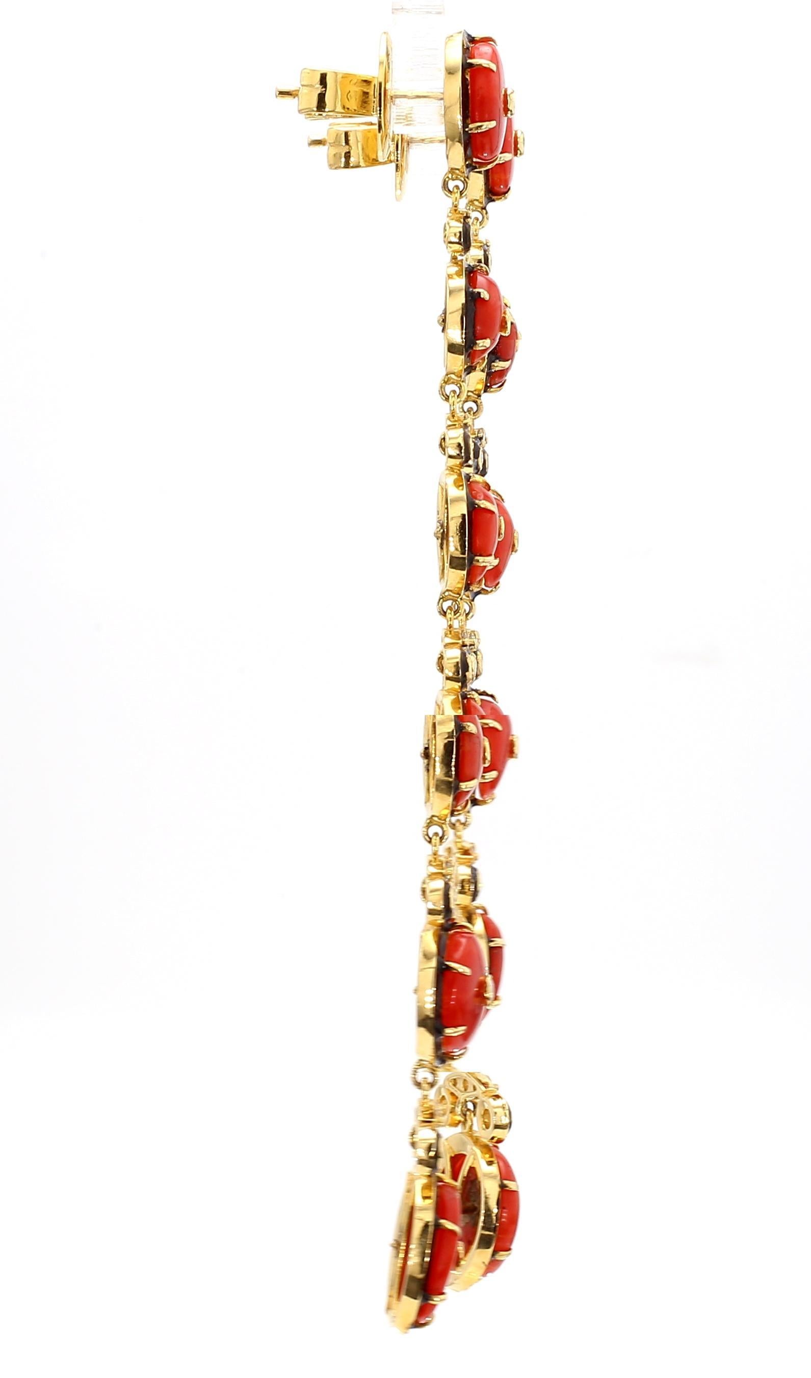 Orecchini a goccia in oro 14K con diamante e corallo da 1,91 carati in vendita 1