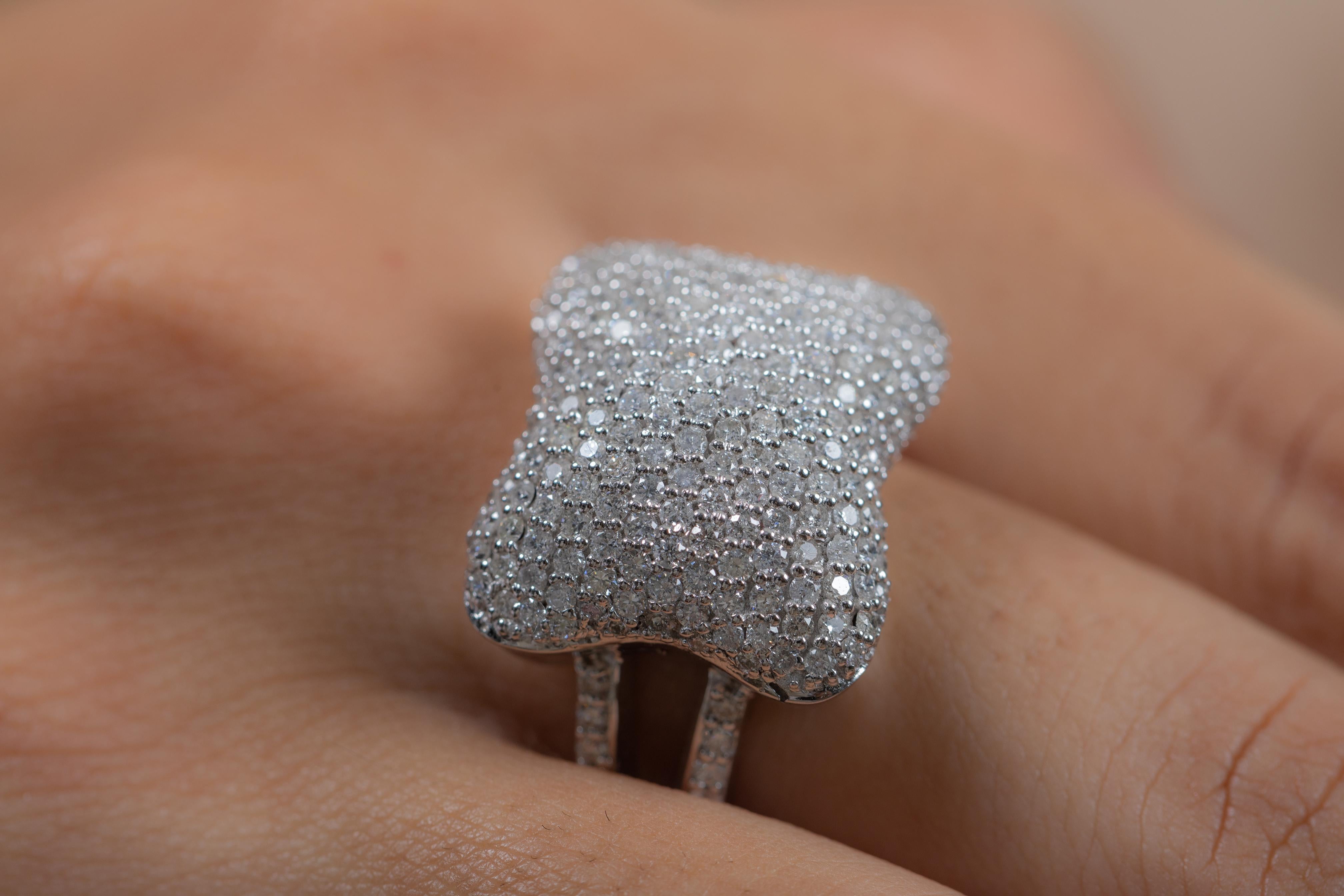 Zertifizierter Statement-Diamantring mit 1,91 Karat aus 18 Karat Weißgold () 3