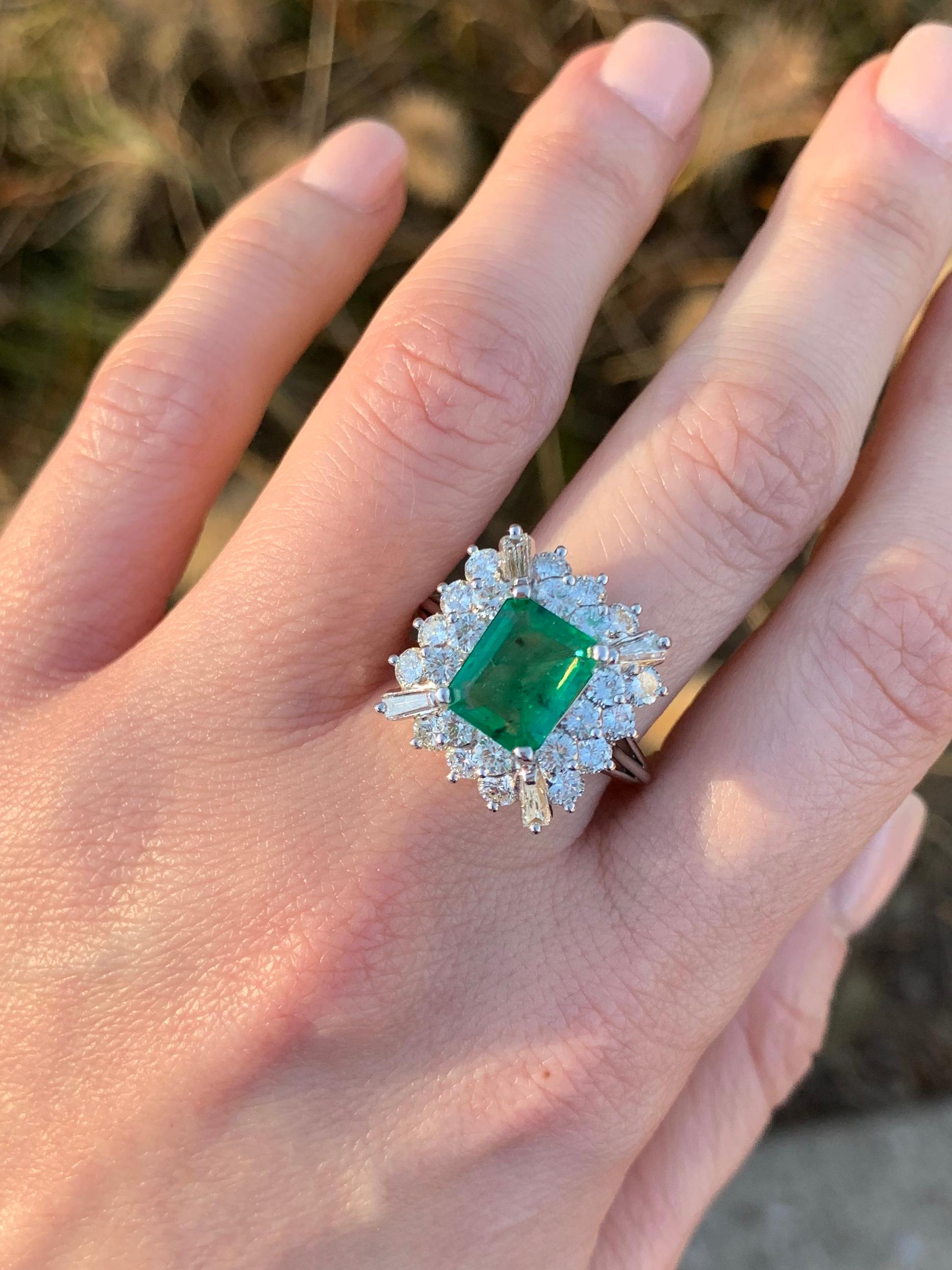 Contemporary 1.91 Carat Emerald and Diamond Platinum Cocktail Ring For Sale