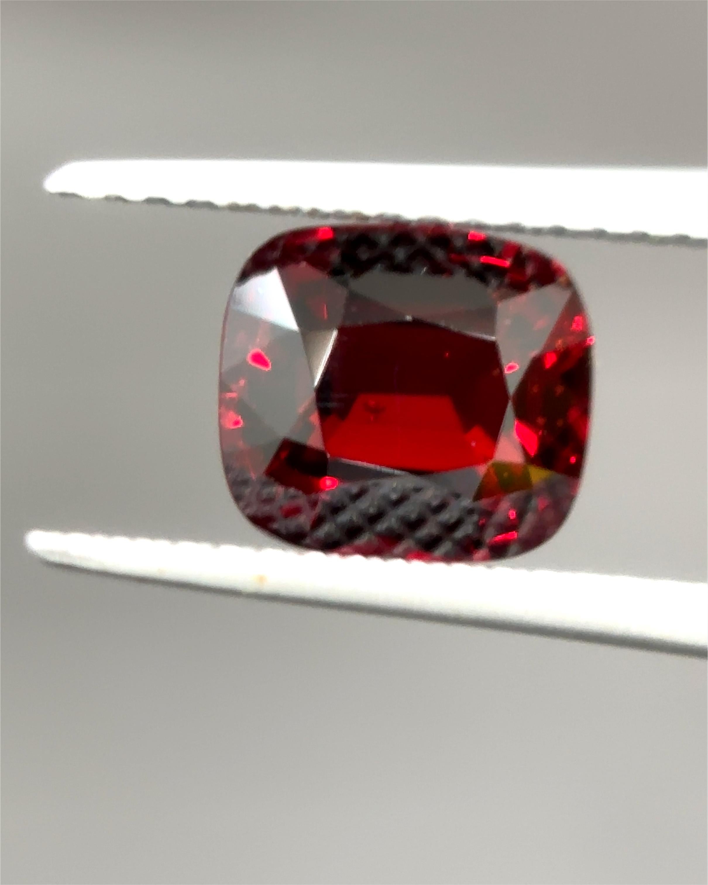 1.91 Karat GIA-zertifizierter burmesischer unbehandelter roter Spinell im Angebot 1