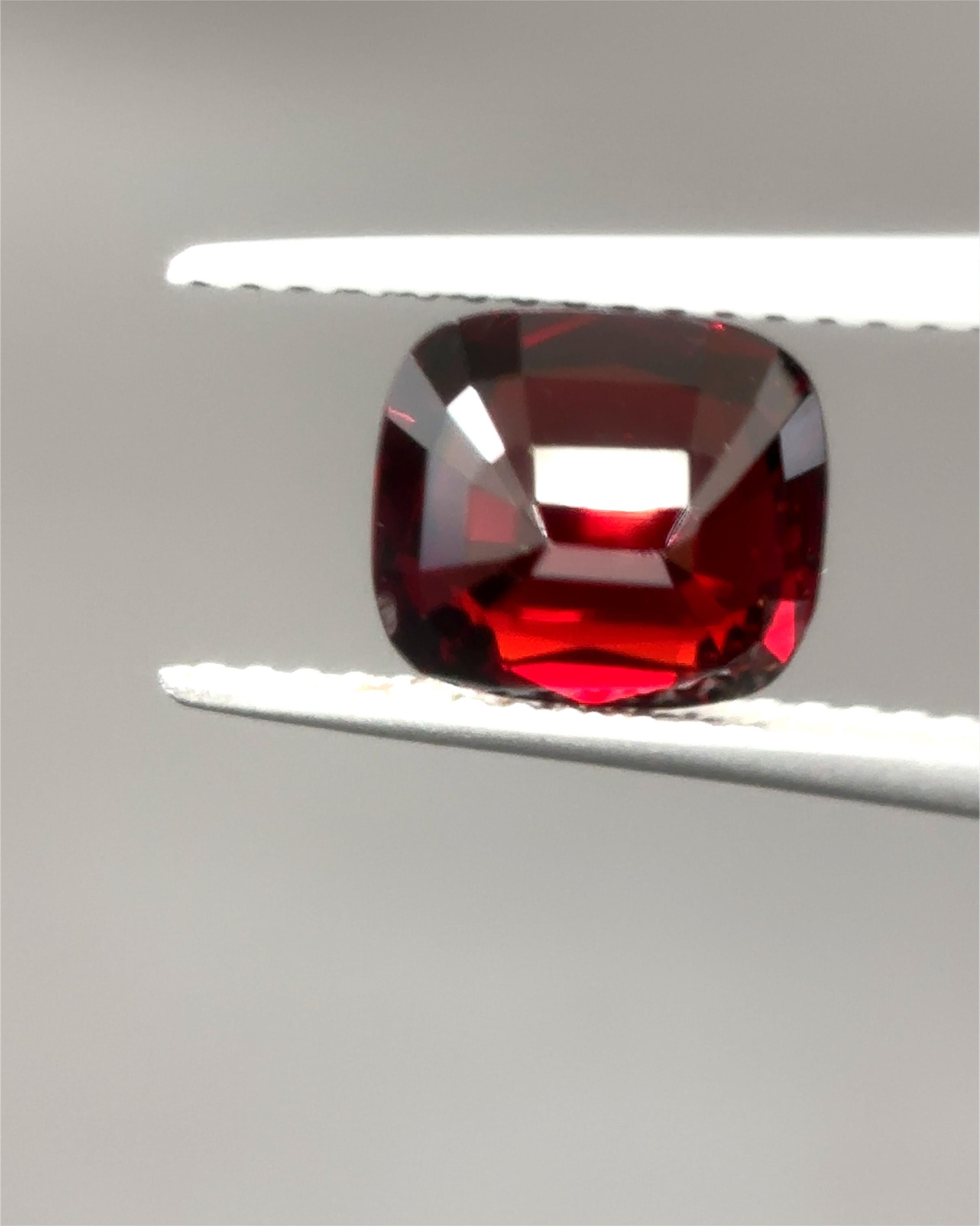 1.91 Karat GIA-zertifizierter burmesischer unbehandelter roter Spinell im Angebot 2
