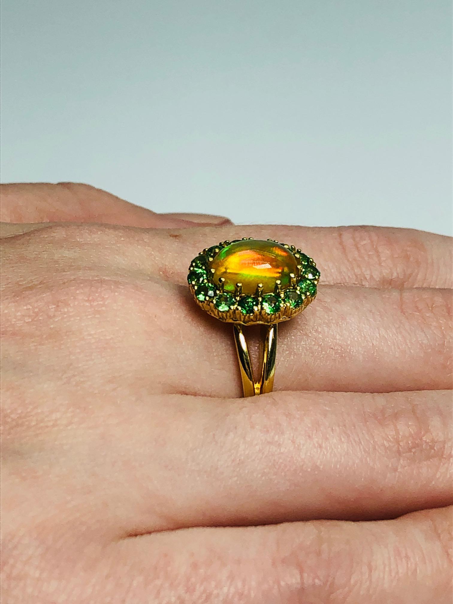 1.91 Carat Golden Opal and Tsavorite Garnet Cocktail Ring in Yellow Gold For Sale 2