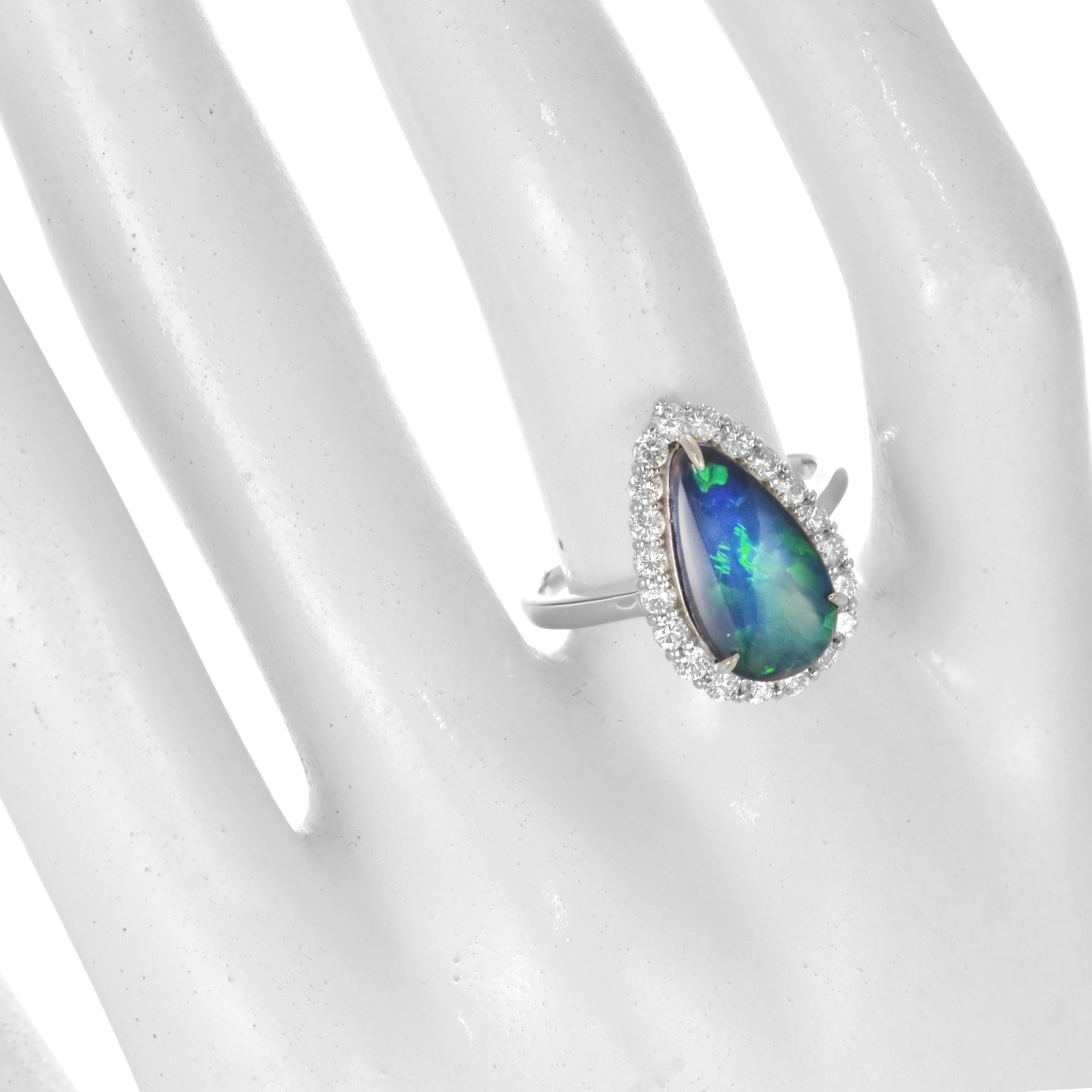 1.91 Carat Natural Australian Black Opal and Diamond Ring Made in Platinum In New Condition For Sale In Tokyo, JP
