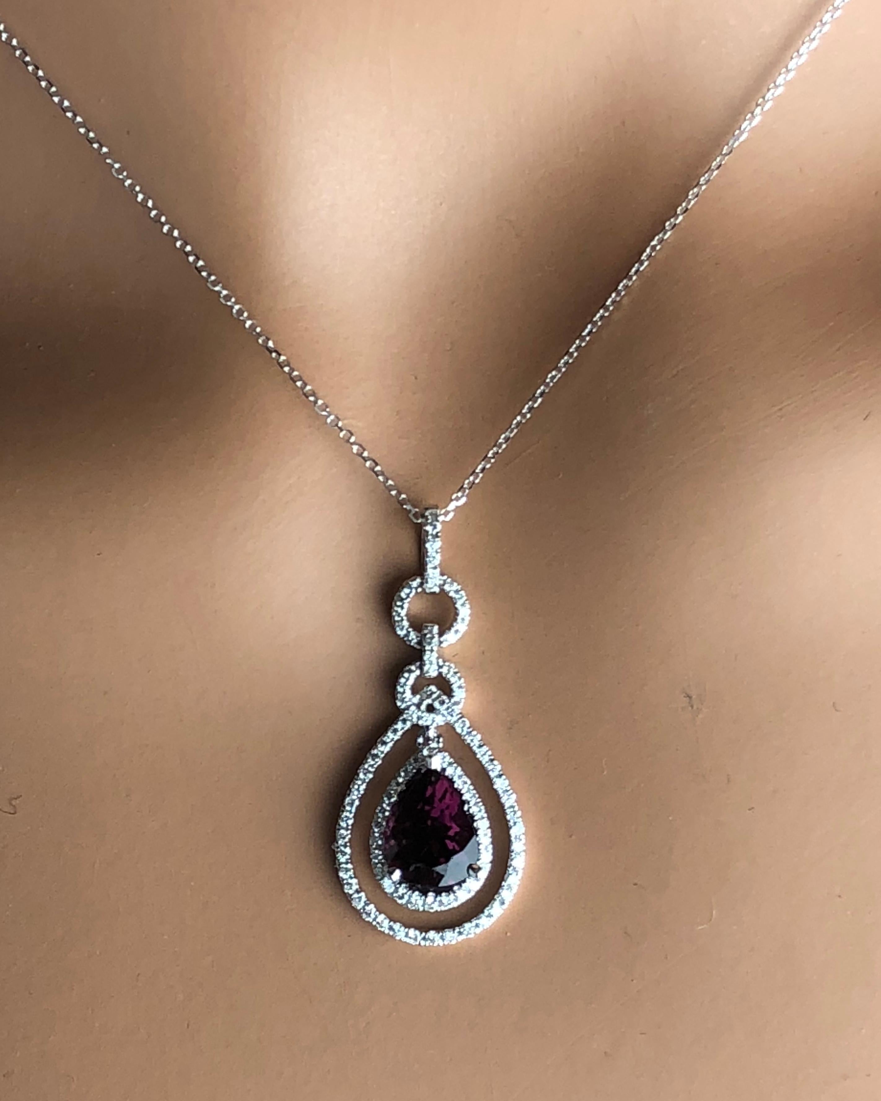 1.91 Ct Pear Shape Raspberry Garnet and Natural Dia Double Halo Pendant ref1635 In New Condition For Sale In New York, NY