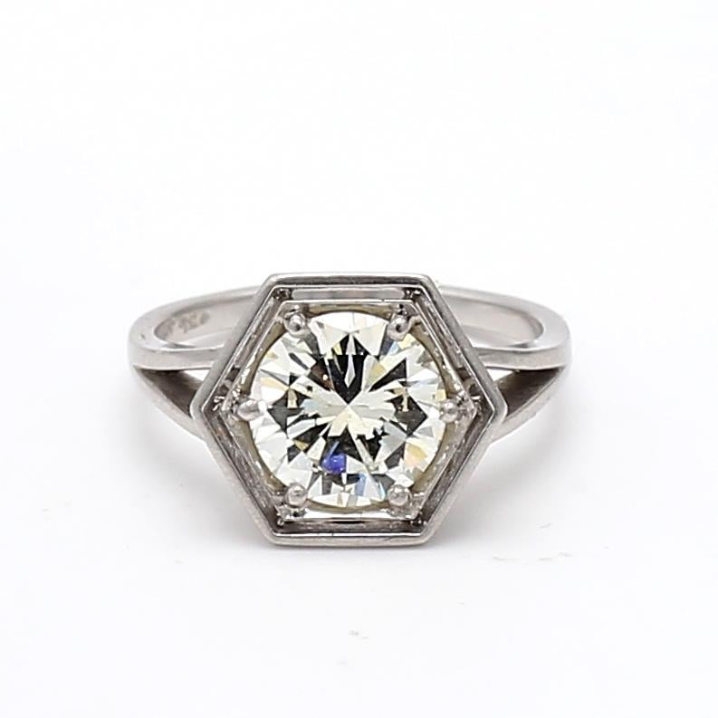 Titolo:
Anello di fidanzamento in platino con diamante tondo Brilliante M VS2 da 1,91 carati
Stile:
Fidanzamento
Metallo:
Platino
Gemma 1:
Diamante da 1,91 carati
Numero di pietre:
1
Colore:
M
Chiarezza:
VS2
Forma:
Brillante rotondo
GIA:
DIAM RD M