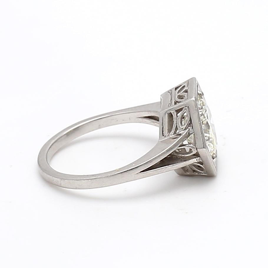 Anello di fidanzamento in platino con diamante tondo Brilliante M VS2 da 1,91 carati In condizioni buone in vendita a New York, NY