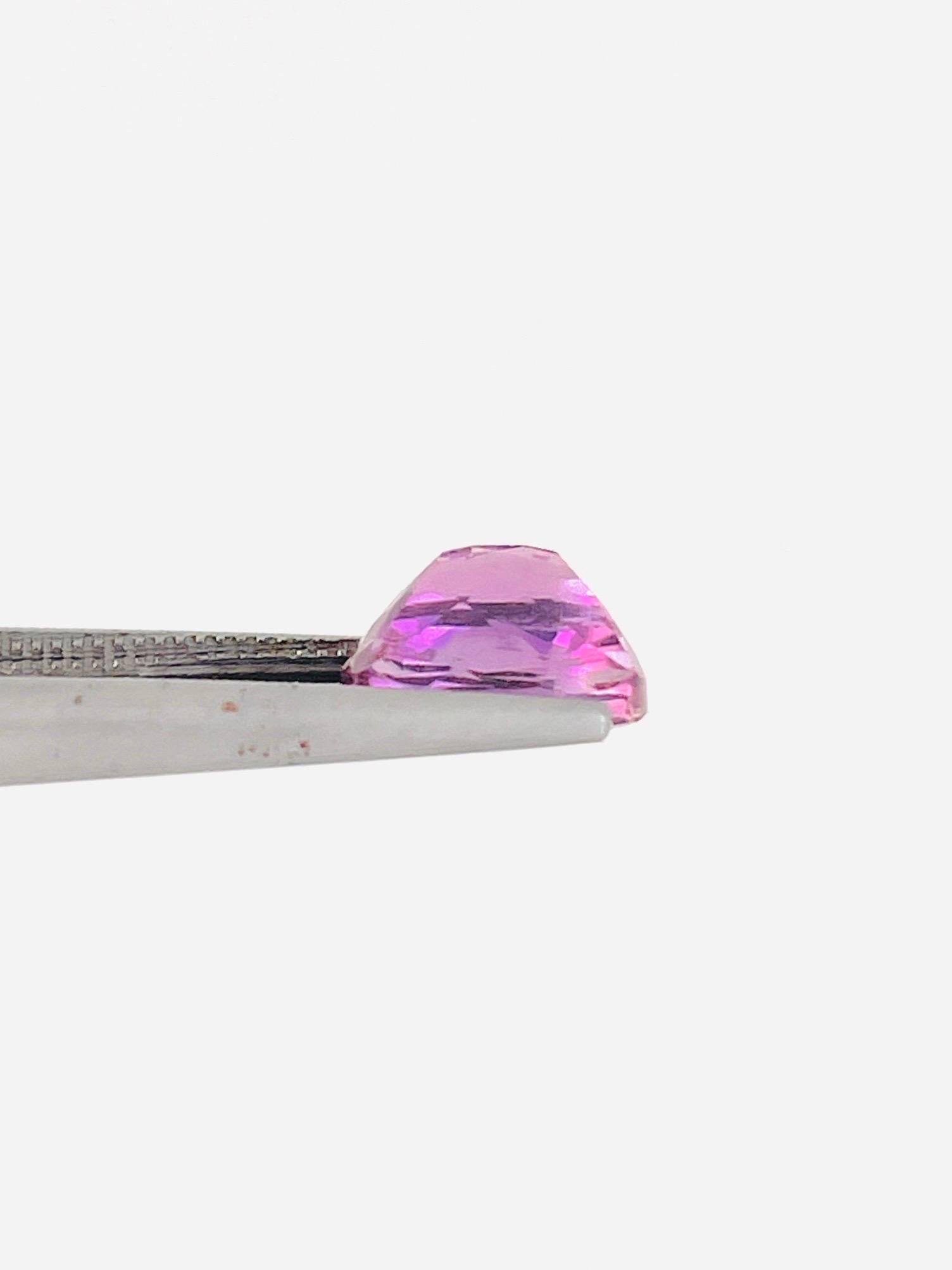 TZA215
1.91 Ct GIA Zertifikat Natürlicher Rosa Tansanit Zoisit Unerhitzt Kissenform Augenrein Qualität Tansania Edelstein

EDELSTEINBESCHREIBUNG
Spezies:   Natürlicher Tansanit 
Sorte: Natürlicher rosa Zoisit (Unerhitzter Tansanit)
Gewicht:  1,91 ct