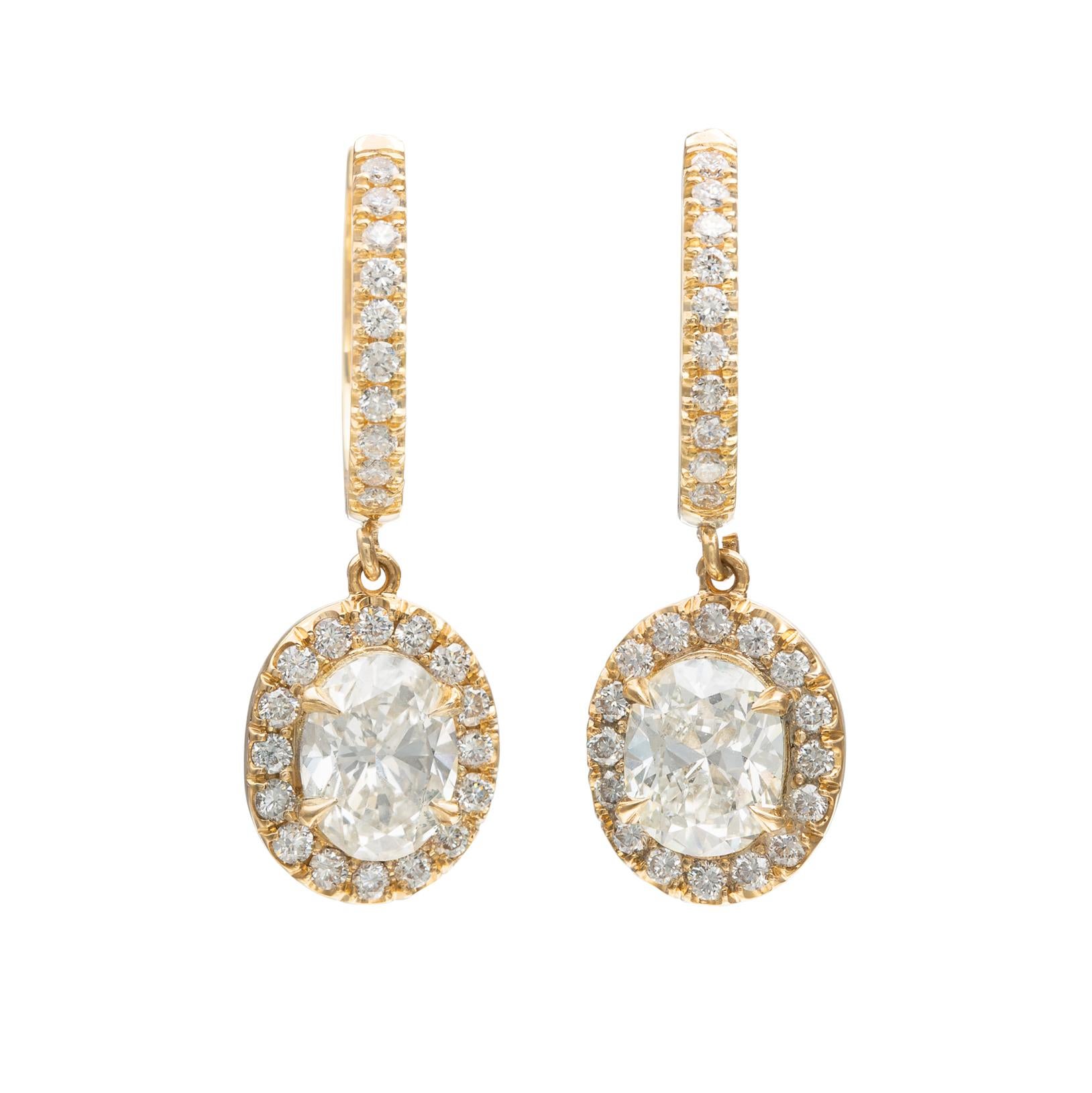 Boucles d'oreilles en goutte en diamants ovales 1.91-ct de Salavetti en vente