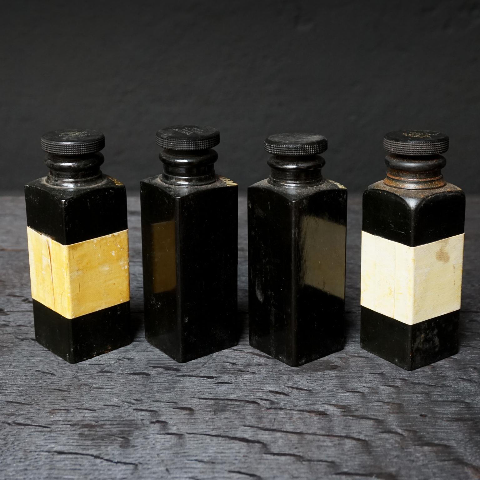1910-1919 Bakelite Expedition Burroughs Wellcome & Co London Medicine Bottles For Sale 7