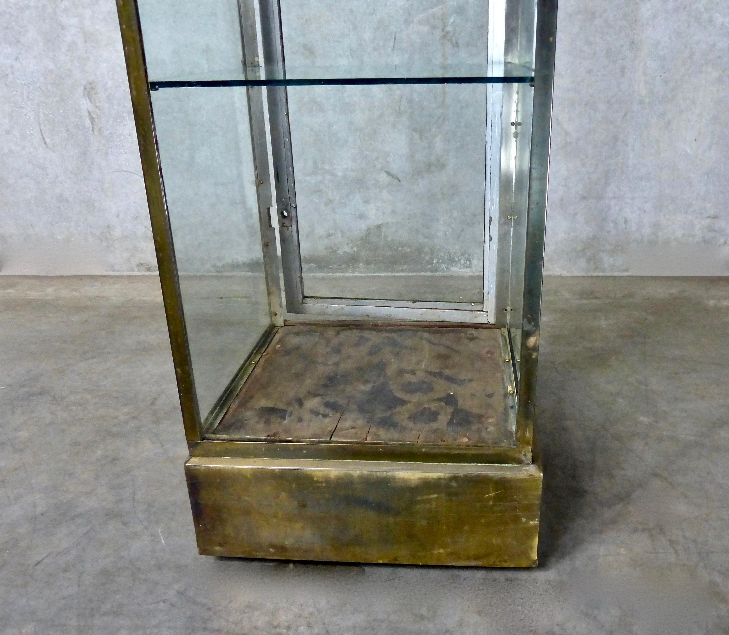 Early 20th Century 1910-1930 Brass and Glass Columnar Vitrine Display Cabinet