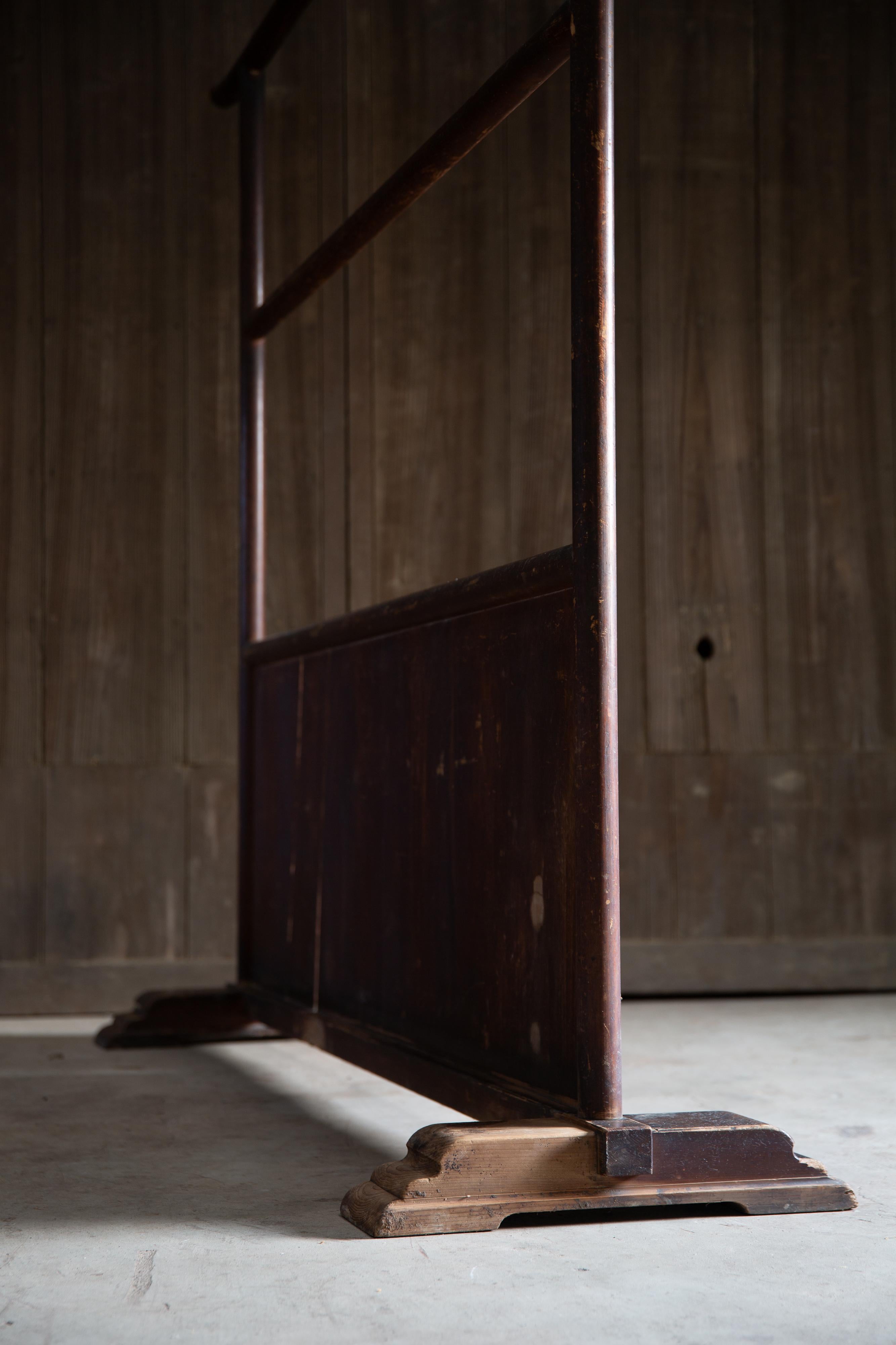 Bois 1910-30s Japanese antique large Kimono display rack room divider wabi sabi decor en vente