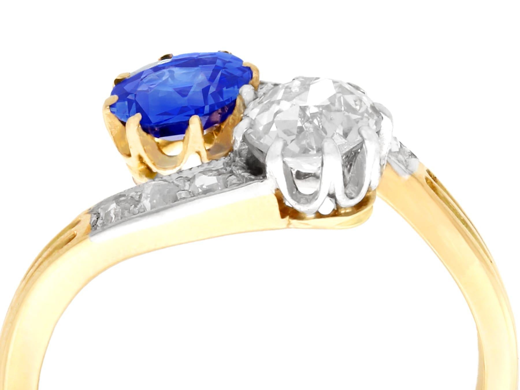 Antiker Twist-Ring aus Gelbgold mit Saphiren und Diamanten (Rundschliff) im Angebot