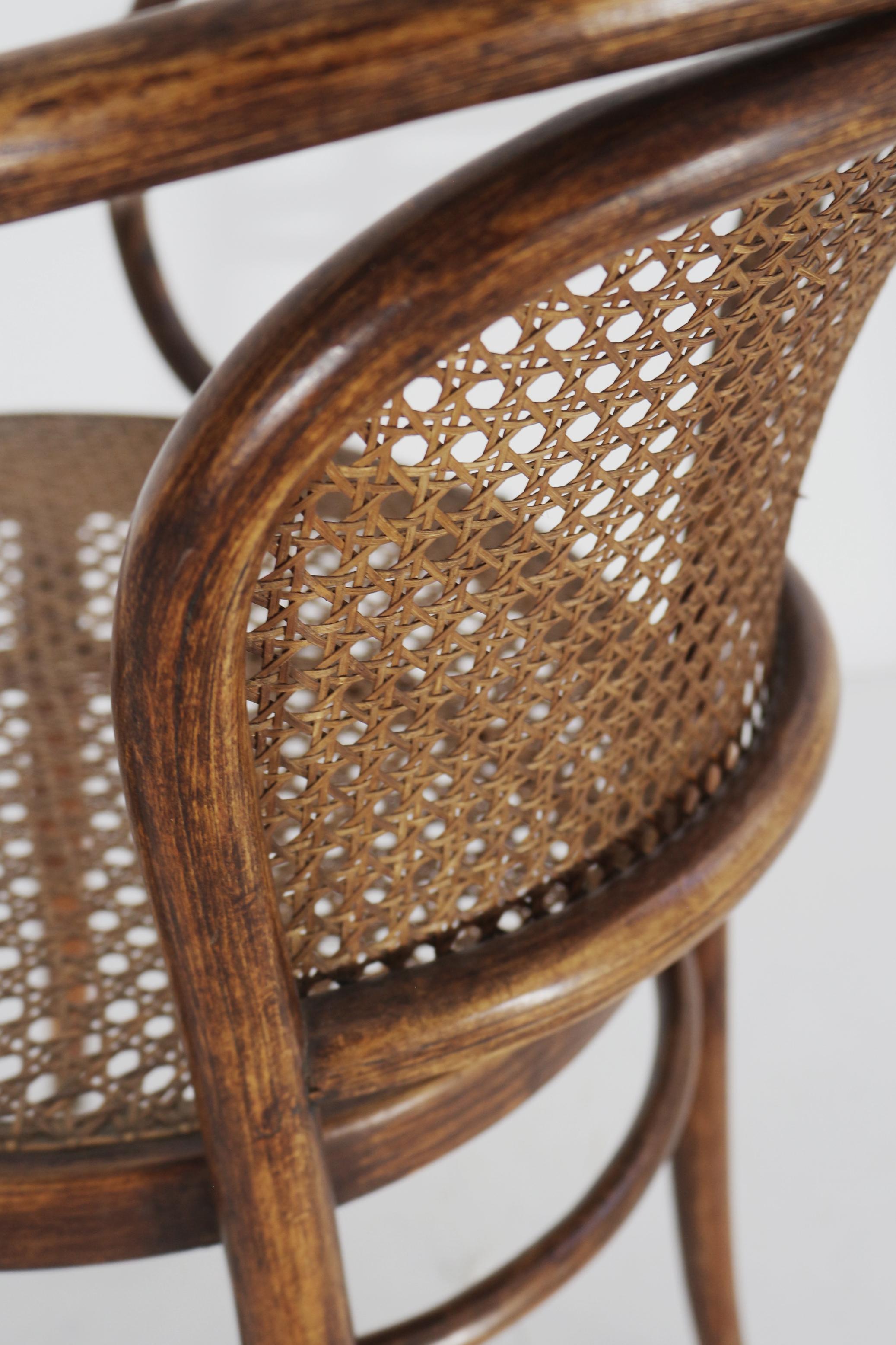 Very beautiful orignal conditions piece  Thonet from 1910 . 
It is the model called 210 R. It is original edition from 1910. 
very elegant piece and in good condition. 