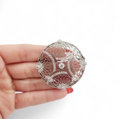 1910 Art Deco filigree Platinum Brooch with Diamonds