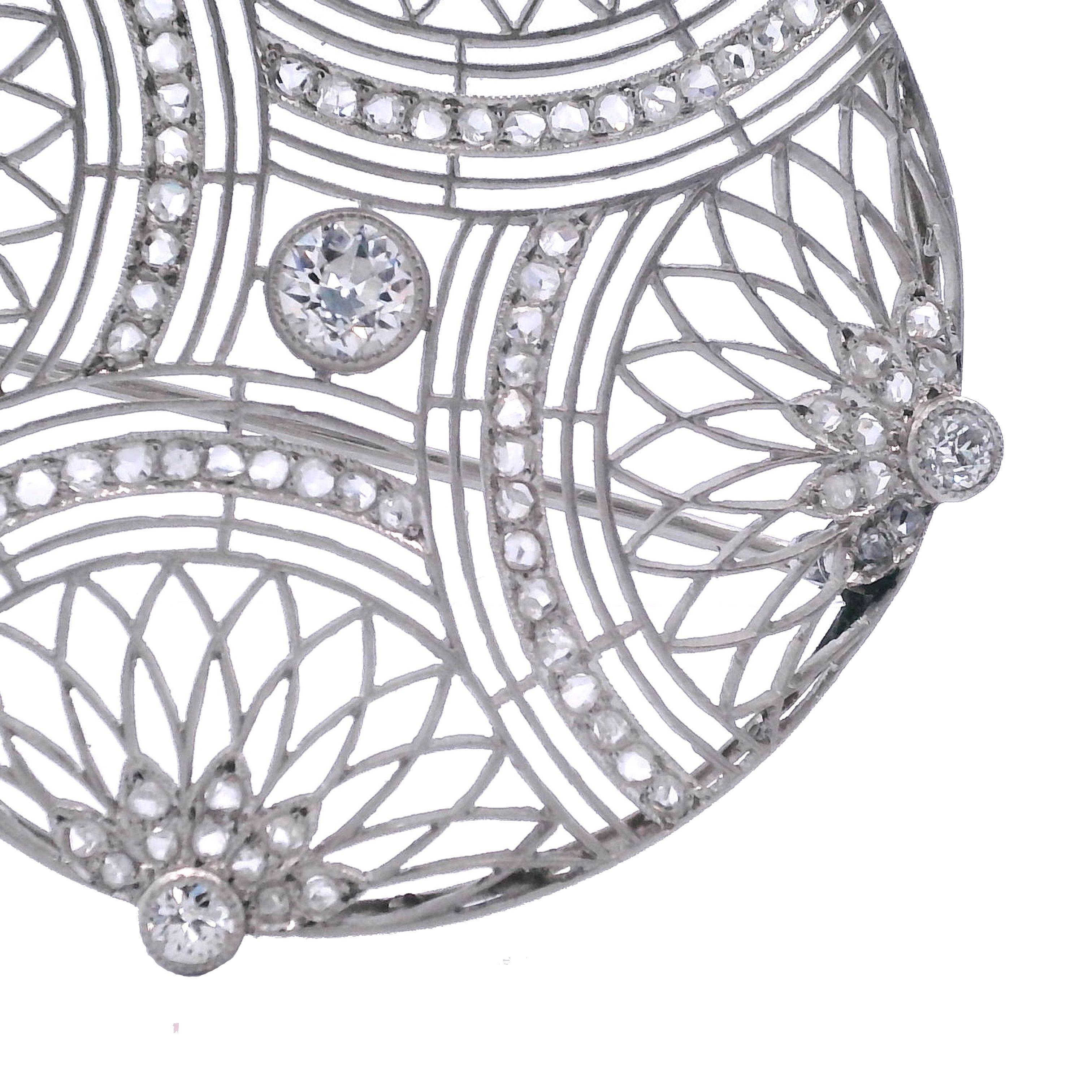 1910 Art Deco filigrane Brosche aus Platin mit Diamanten im Zustand „Gut“ im Angebot in Aventura, FL