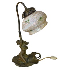 1910 Art Nouveau P. Lampada da boudoir con motivo a ninfea, altezza 13", paralume Quezal