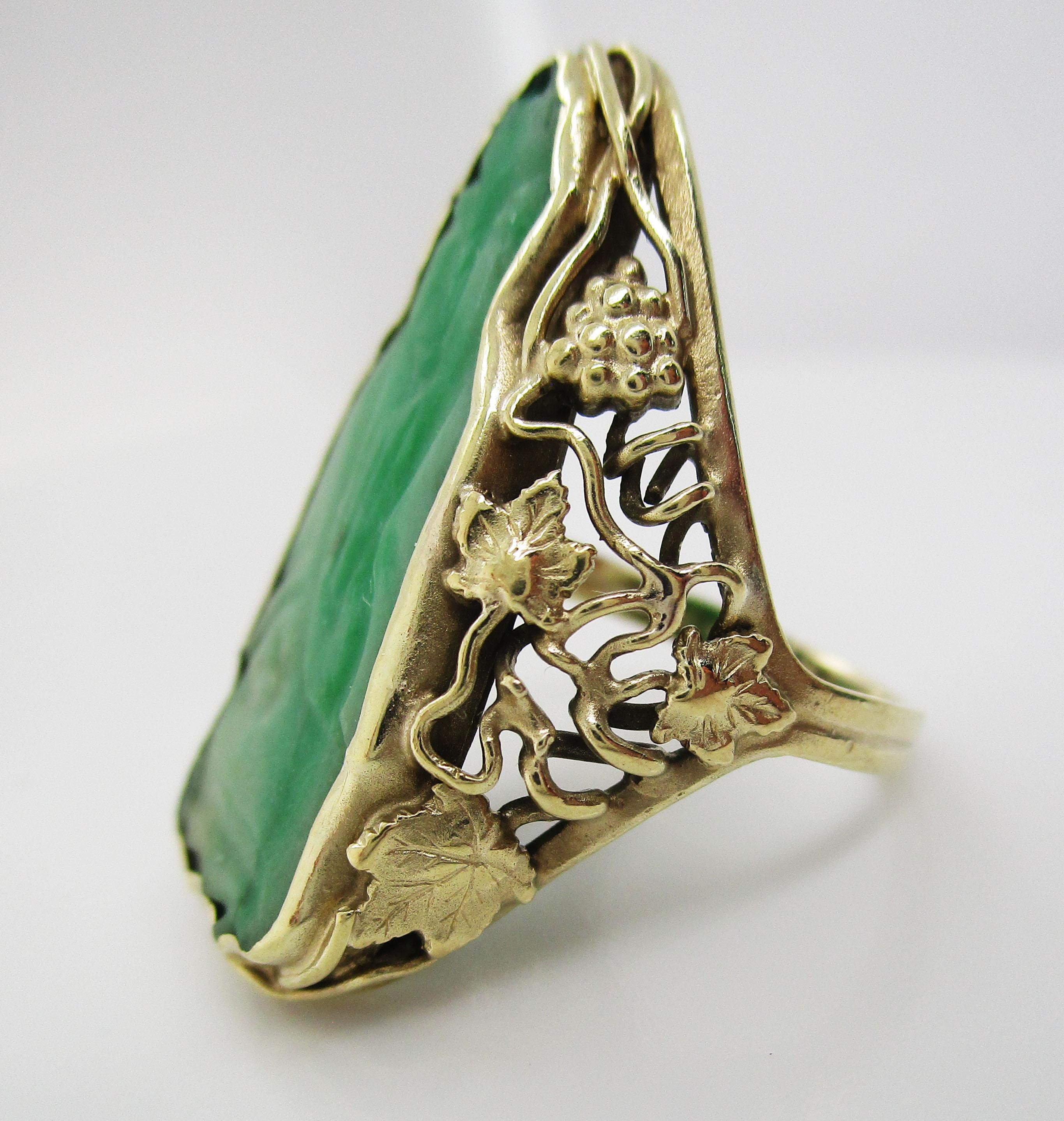1910 Arts & Crafts 14k Green Gold Carved Jade Statement Ring In Excellent Condition For Sale In Lexington, KY