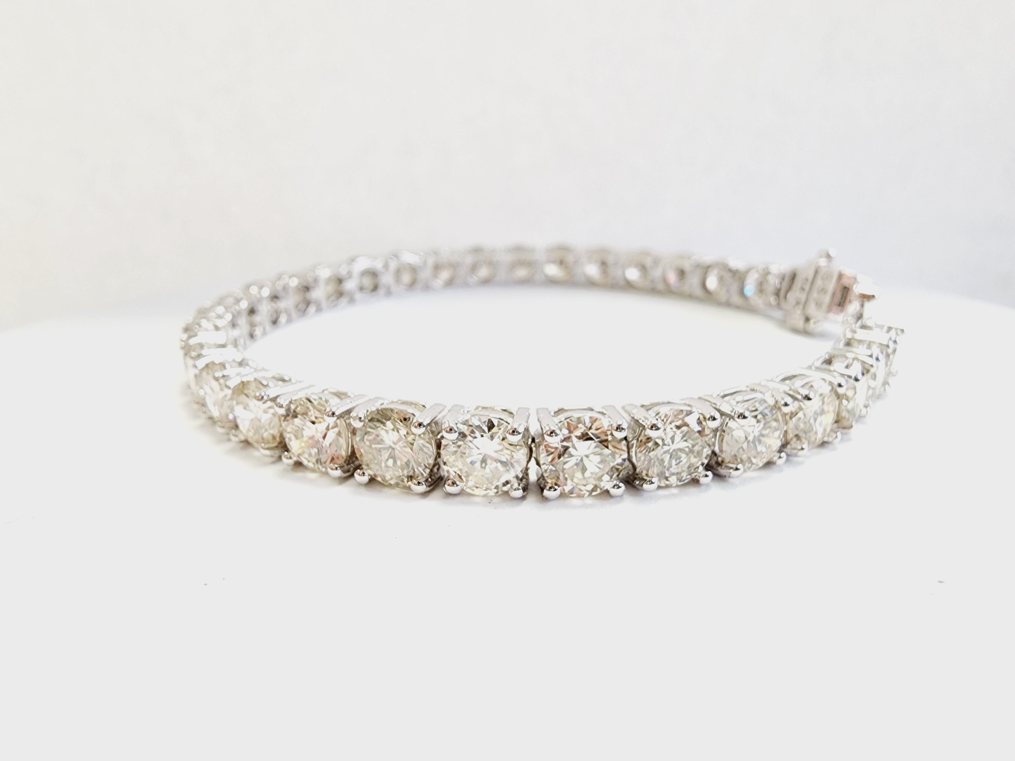 Modern 19.10 Carat Natural Diamond Tennis Bracelet in 14K White Gold