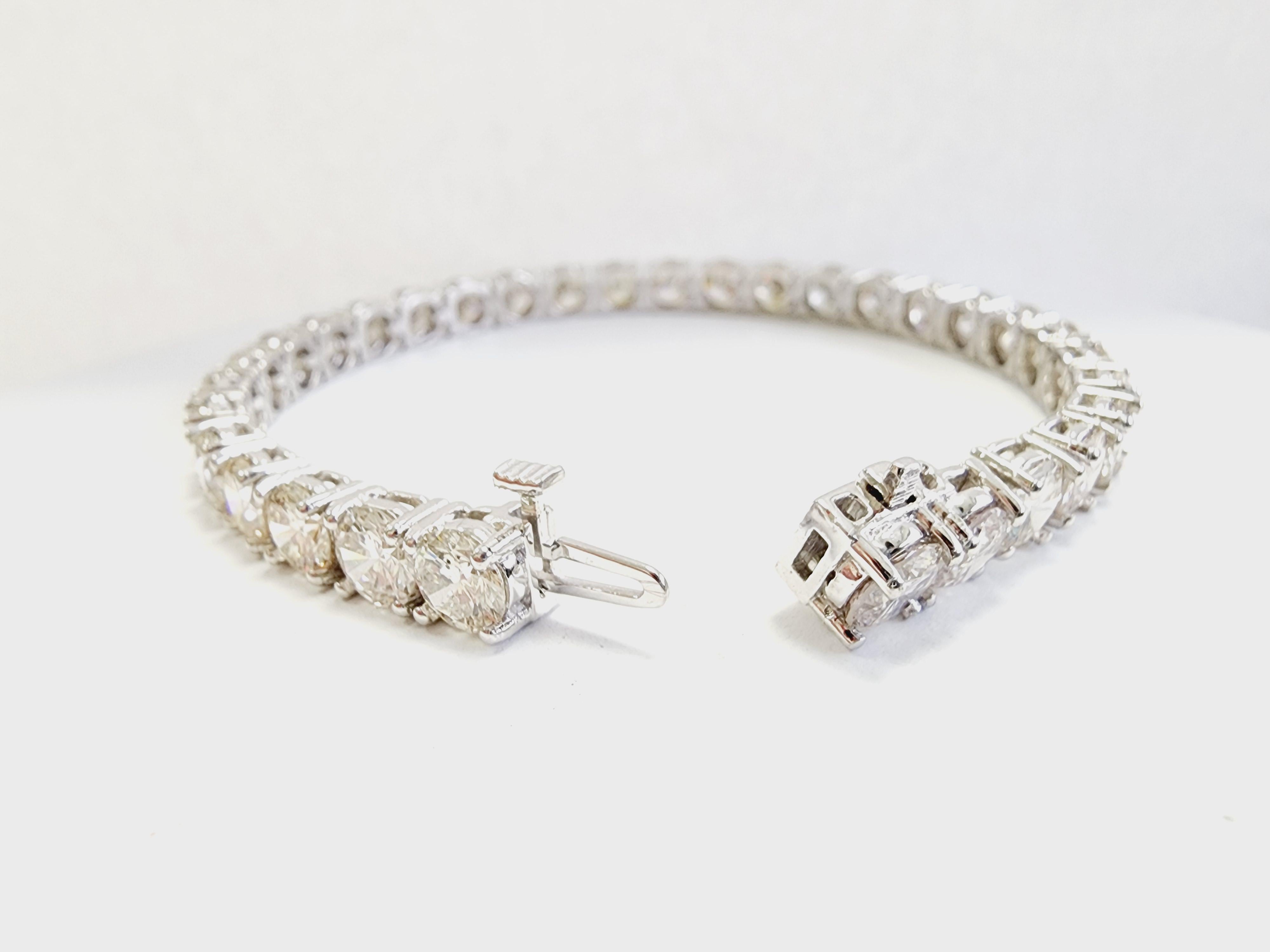 19.10 Carat Natural Diamond Tennis Bracelet in 14K White Gold In New Condition In Great Neck Plaza, NY