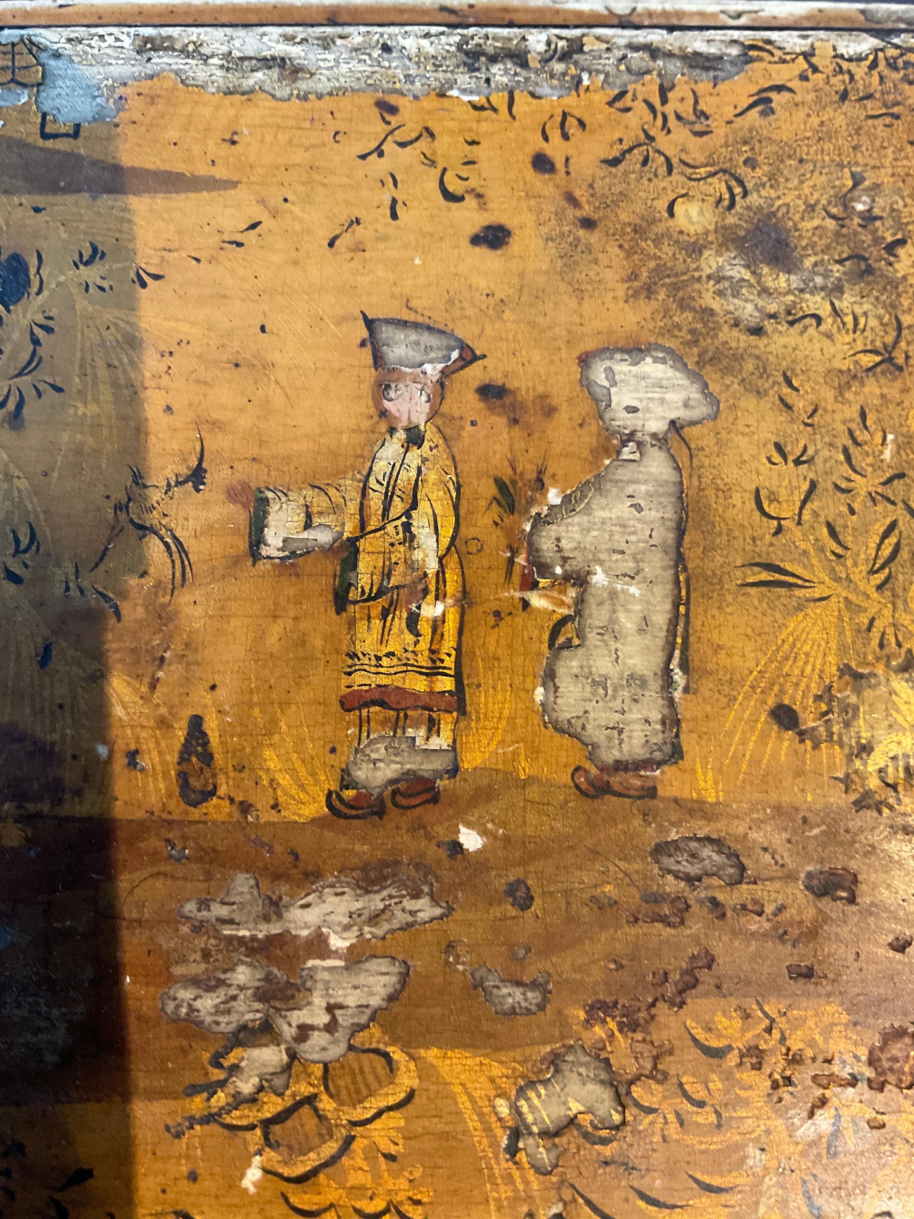 1910 Chinoiserie Painted Box For Sale 4