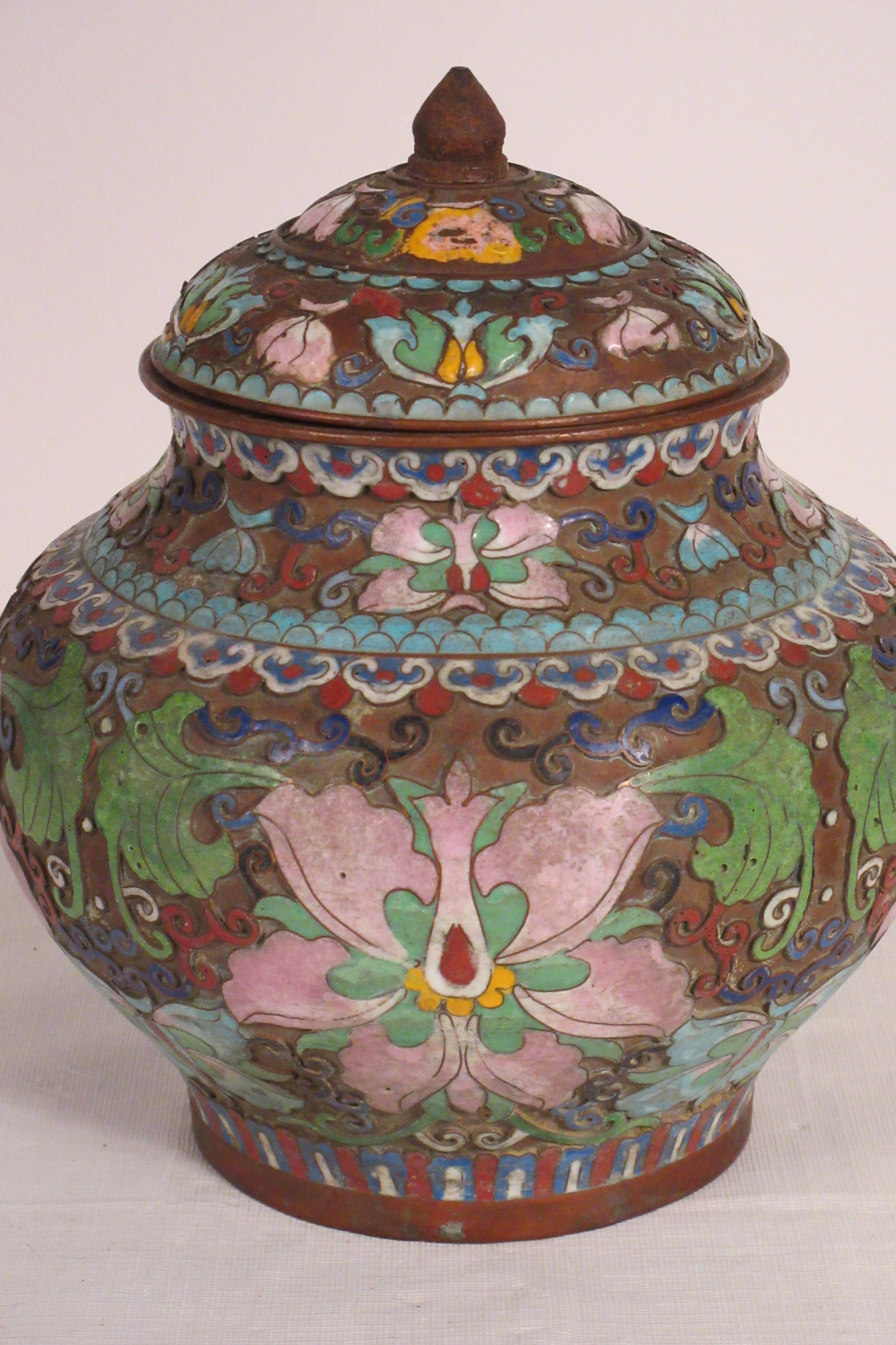 1910 Cloisonne Jar with Lid In Good Condition For Sale In Tarrytown, NY