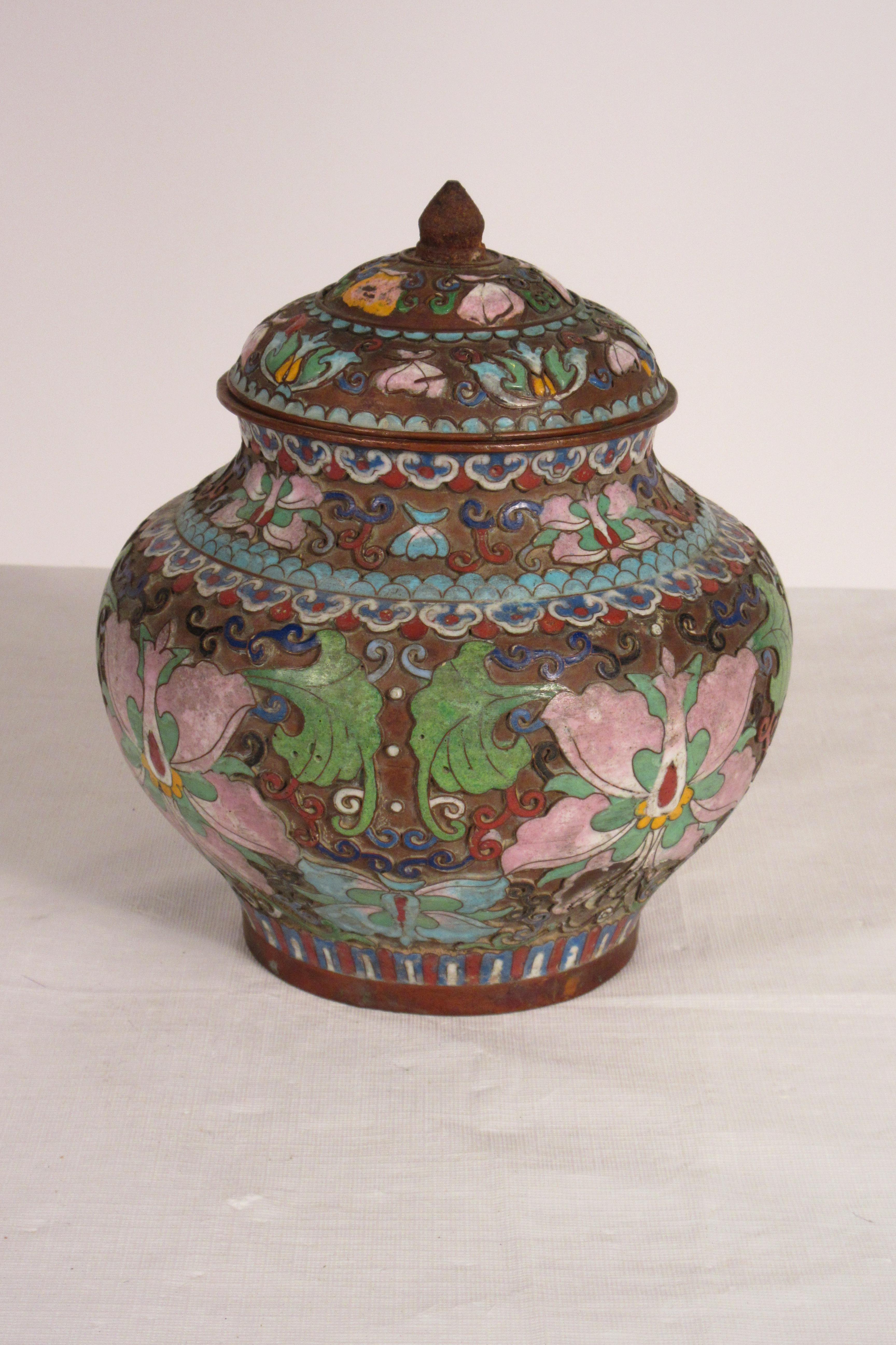 1910 Cloisonné-Gefäß mit Deckel im Angebot 1