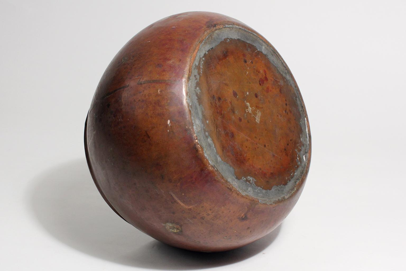 1910 Dirk Van Erp & D’arcy Gaw Hand-Hammered Copper Warty Jardiniere Vase Pot For Sale 1