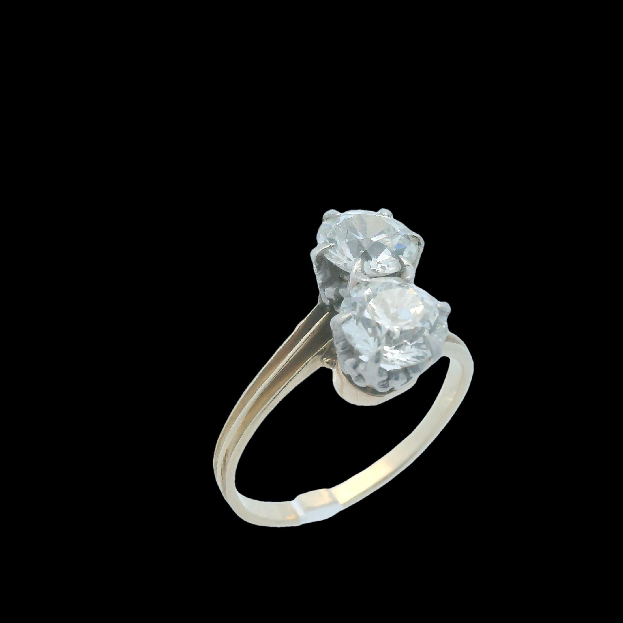 1910 Edwardian 14k Yellow and Platinum Gold Toi et Moi 2 Carat Diamond Ring For Sale 4
