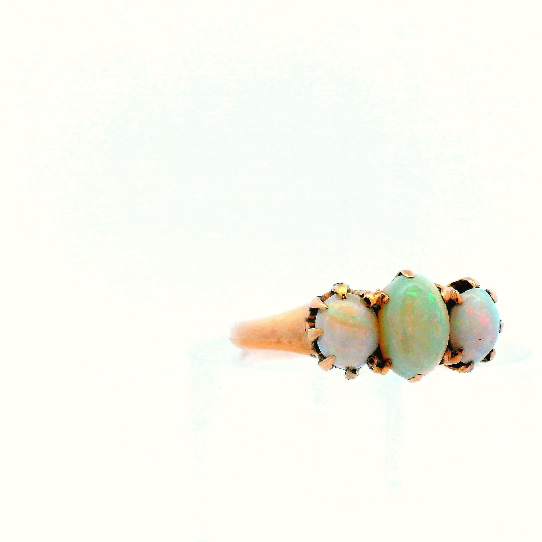 1910 Edwardian 14K Yellow Gold and Opal Ring In Excellent Condition For Sale In Lexington, KY