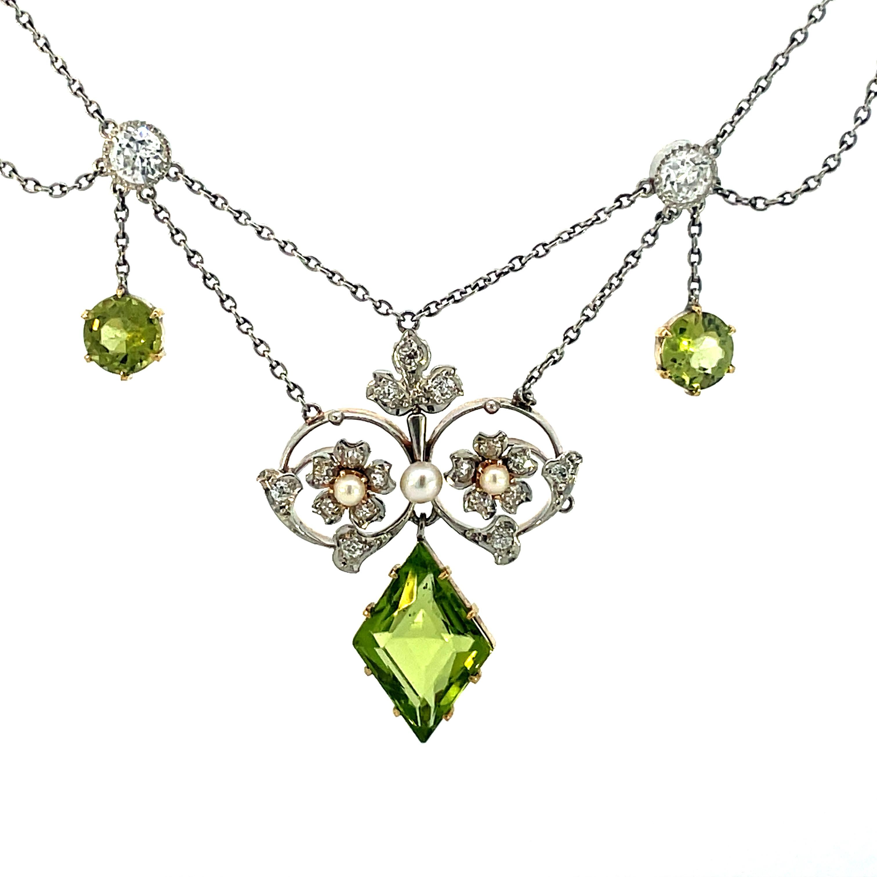 Round Cut 1910 Edwardian Platinum over 14K Rose Gold Peridot, Diamond and Pearl Necklace  For Sale