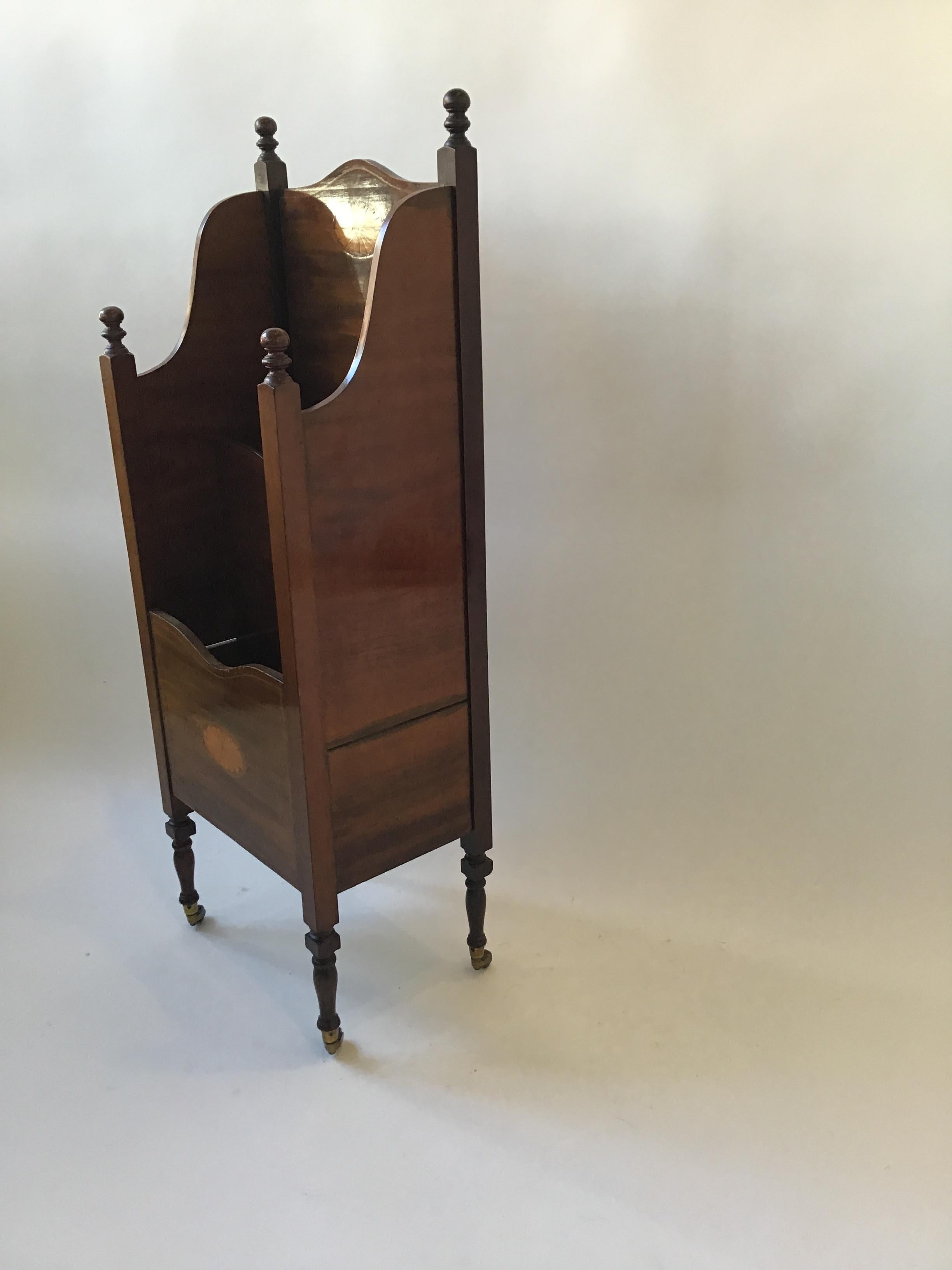Early 20th Century 1910 English Book Rack For Sale