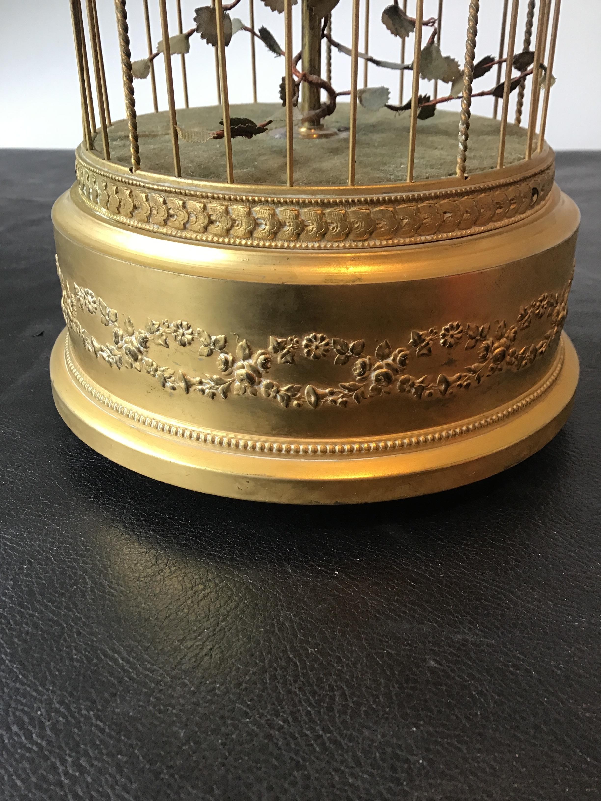 1910 French Automaton Singing Bird in Gilt Brass Cage 4