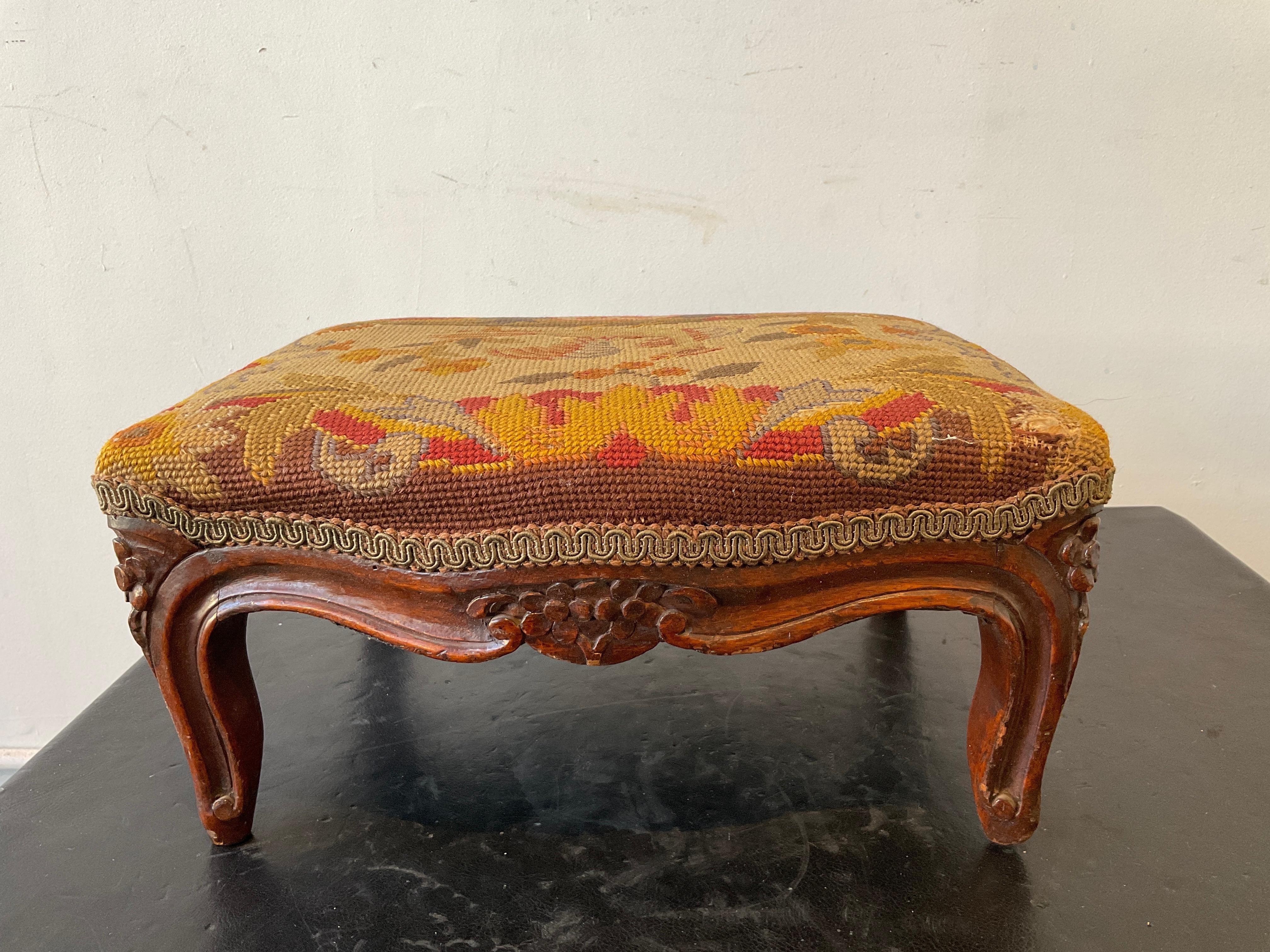 1910 French Hand Carved Wood Footstool with Needlepoint Top For Sale 3