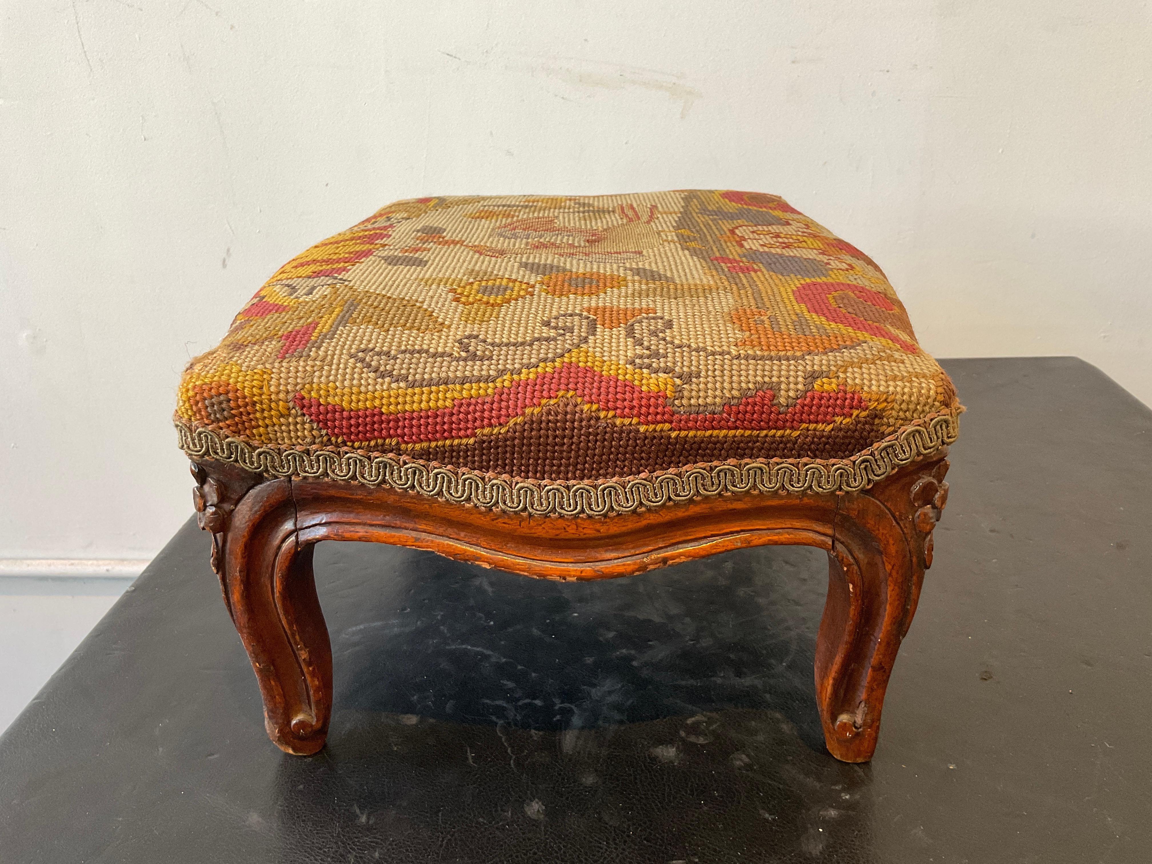 1910 French Hand Carved Wood Footstool with Needlepoint Top For Sale 4