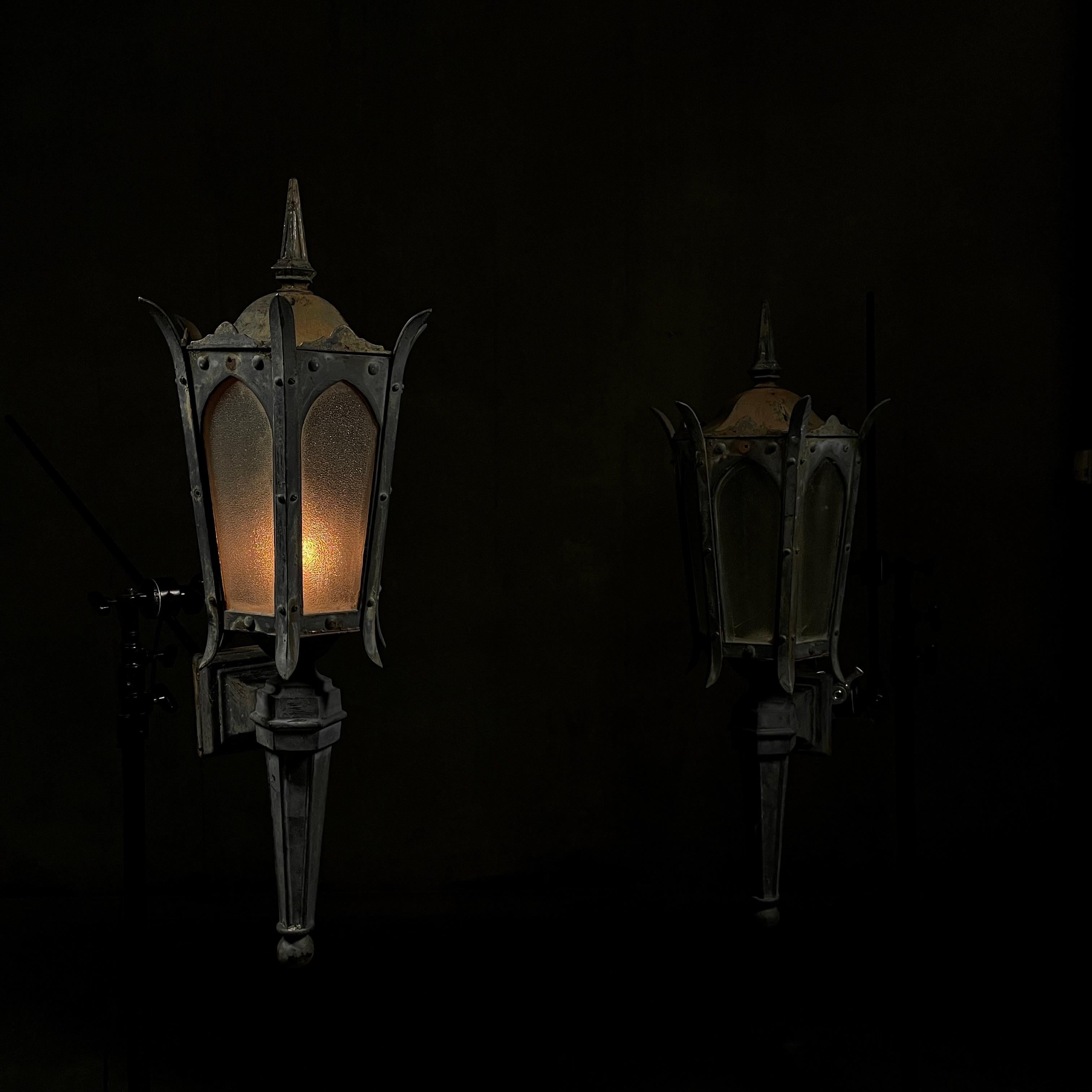 1910 group of four exterior cast iron lantern sconce lights For Sale 1