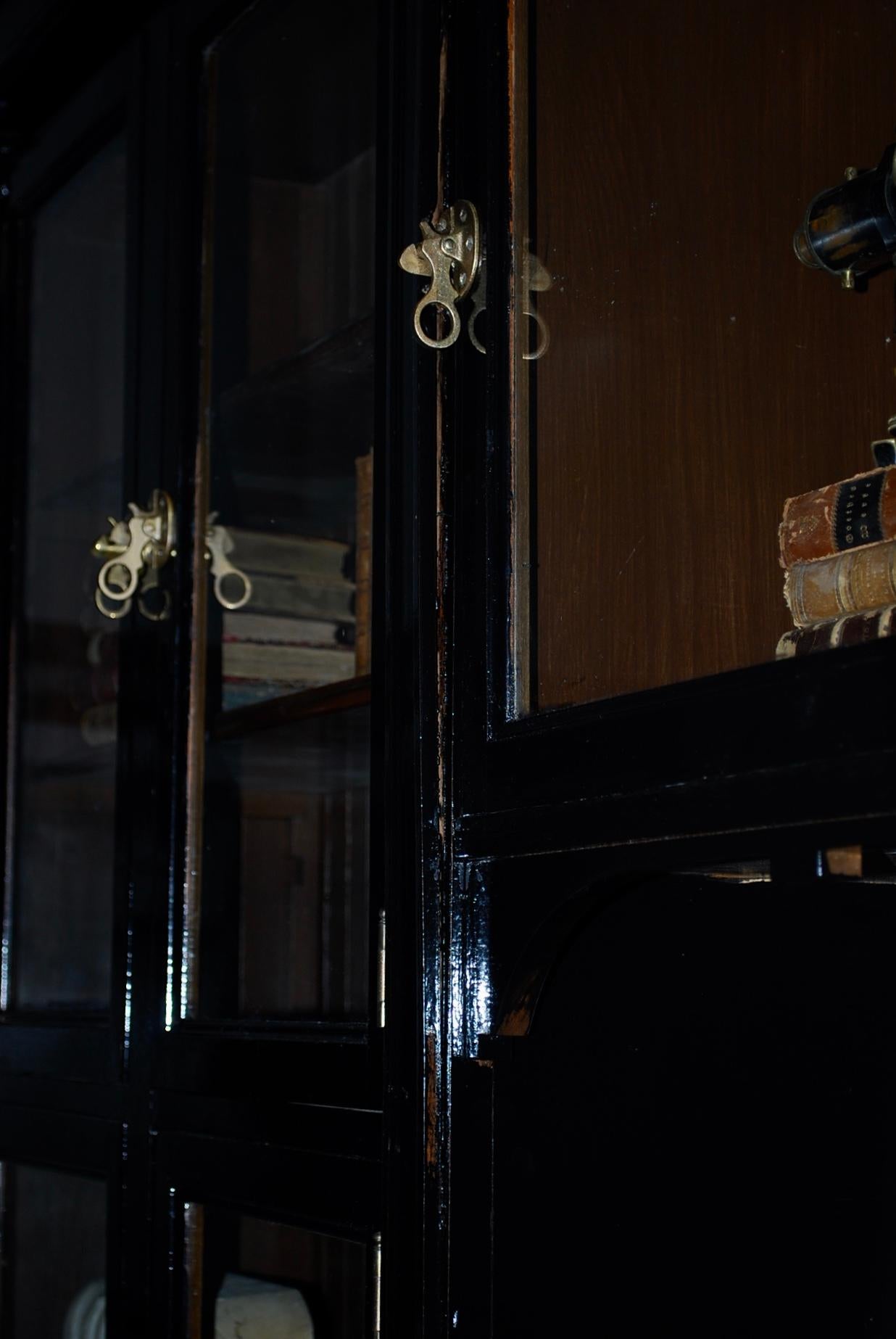 apothecary hutch
