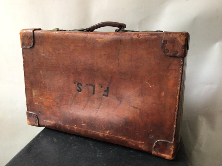 ANCIENNE GRANDE Valise en Cuir Retour d'Indochine Cochinchine Début