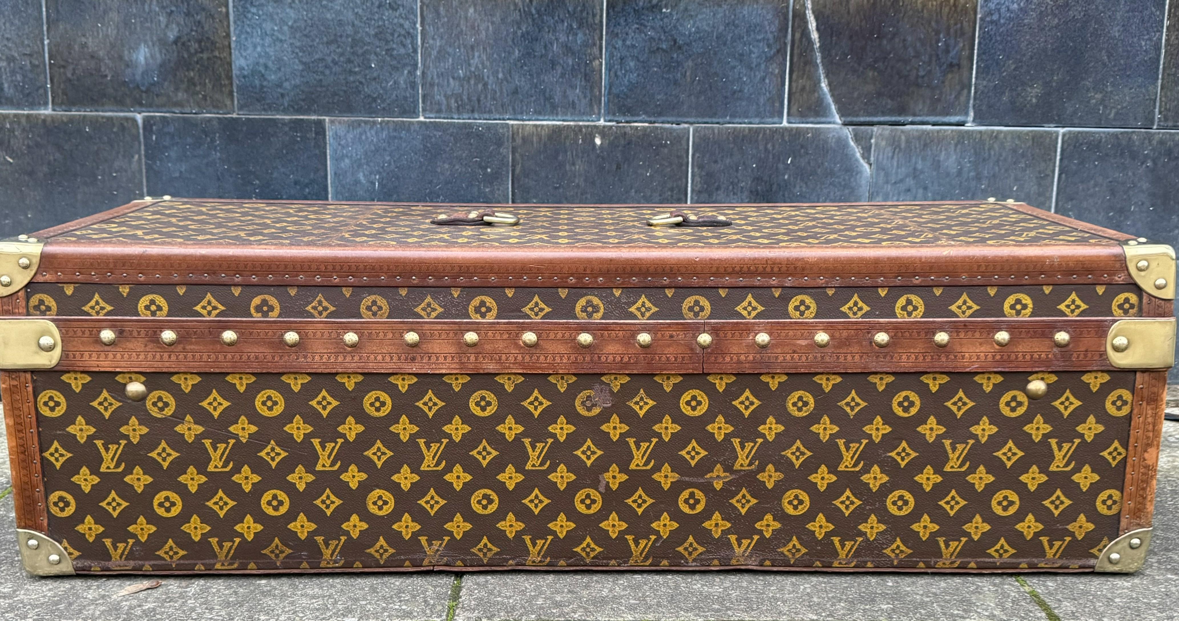 1910 Louis Vuitton Britannica encyclopaedia Trunk For Sale 5